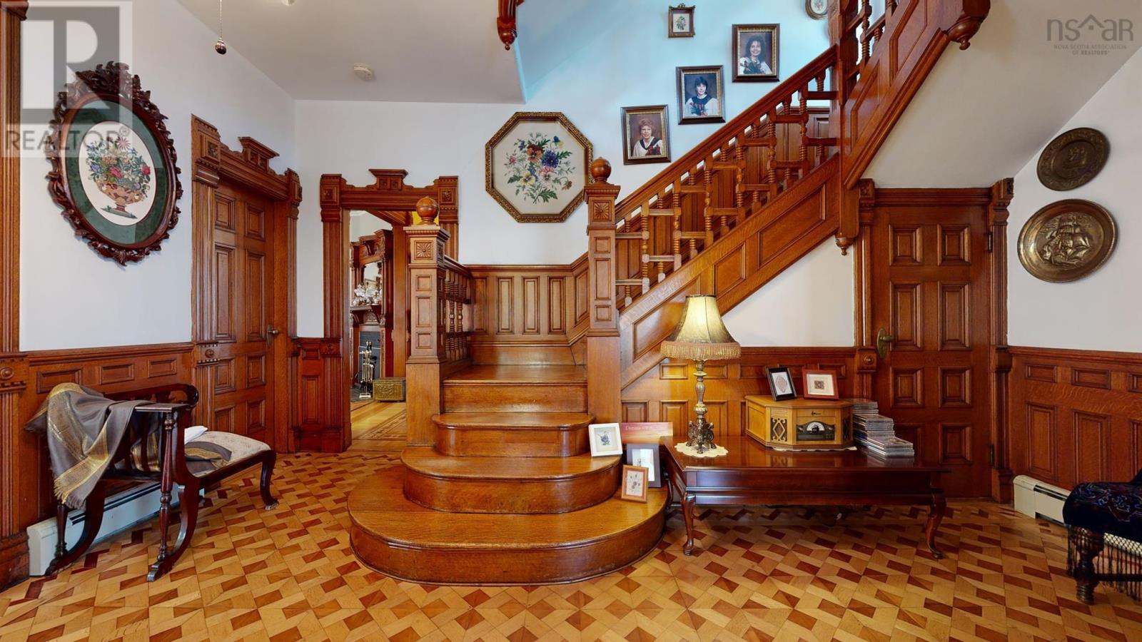 161 Queen Street Property Photo 1
