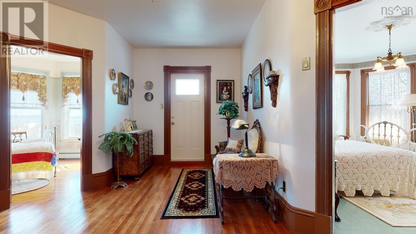 161 Queen Street Property Photo 33