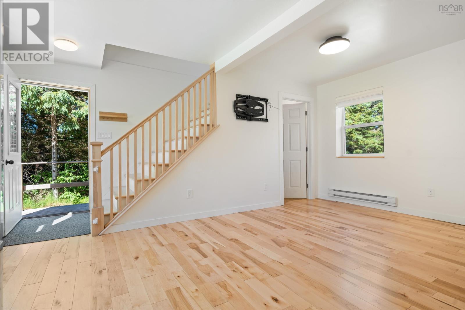 13734 Highway 6 Property Photo 13