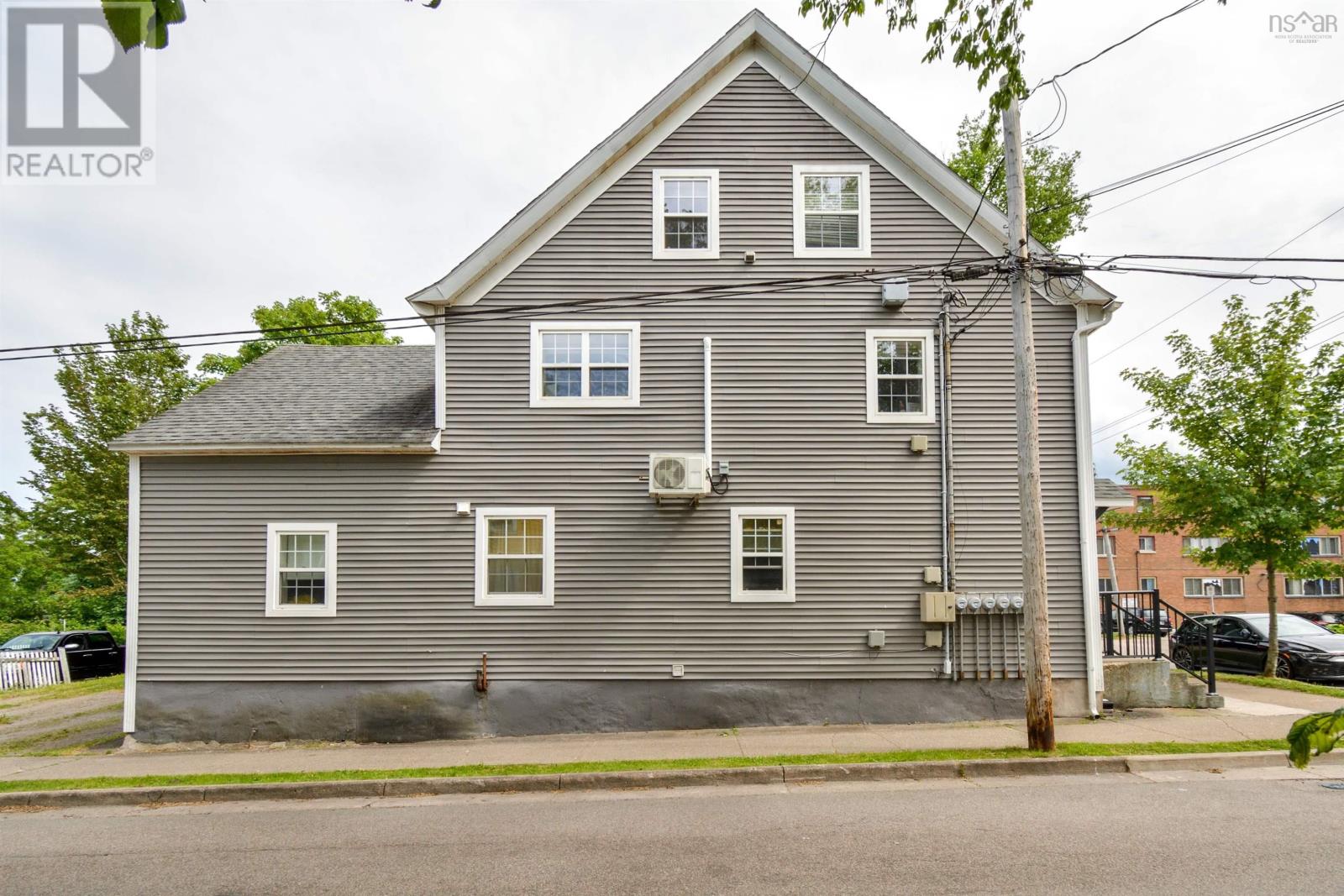 55 Charlotte Street Property Photo 8