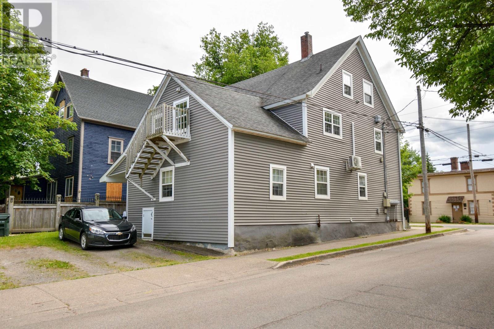 55 Charlotte Street Property Photo 9
