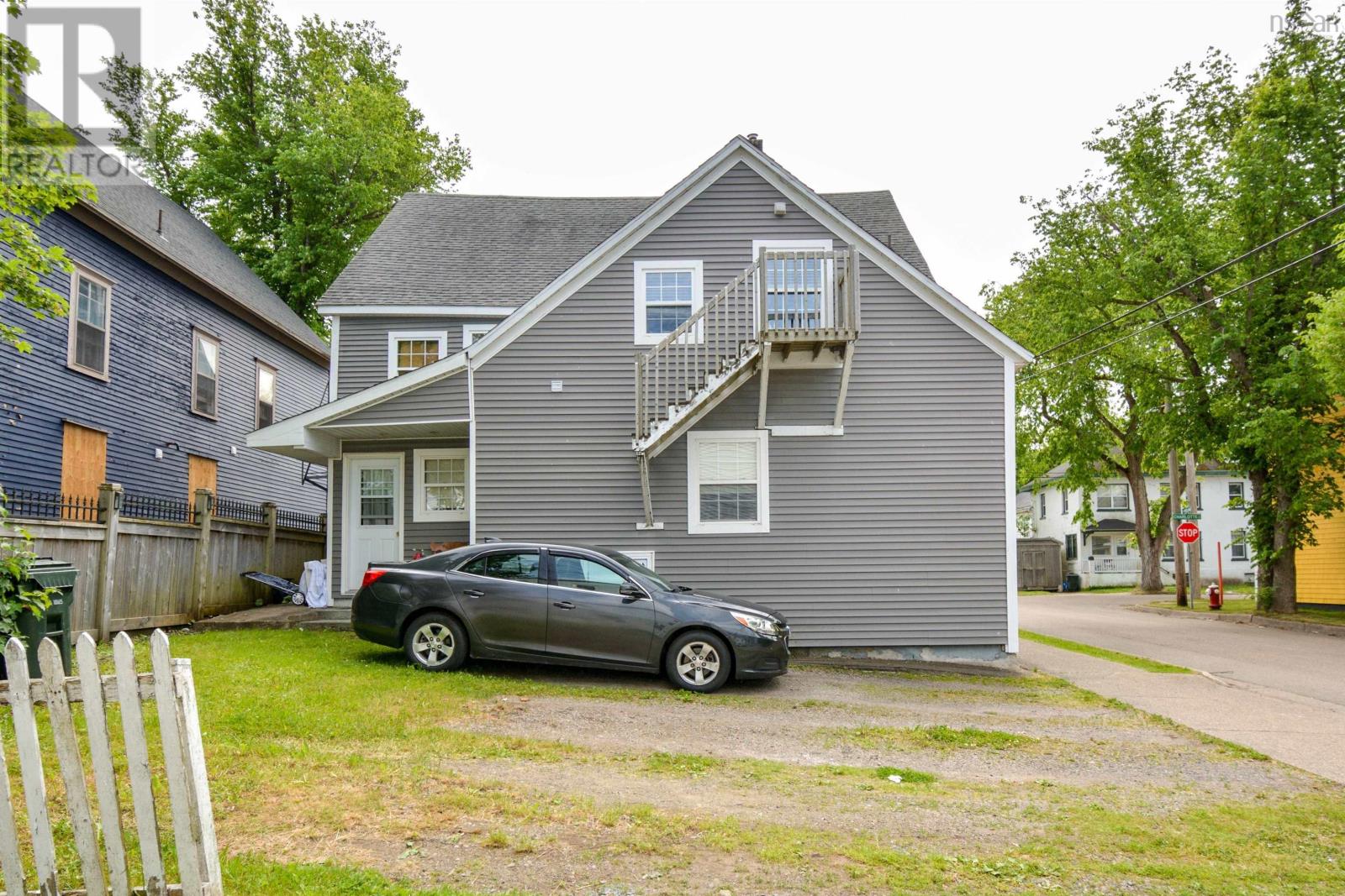 55 Charlotte Street Property Photo 11