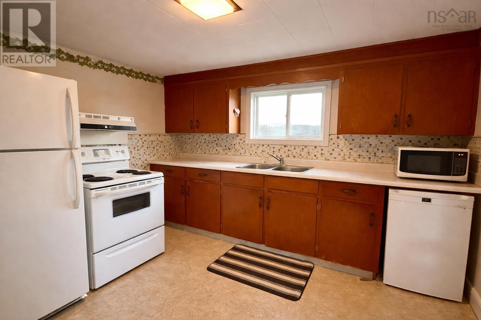 6 Chestnut Street Property Photo 4