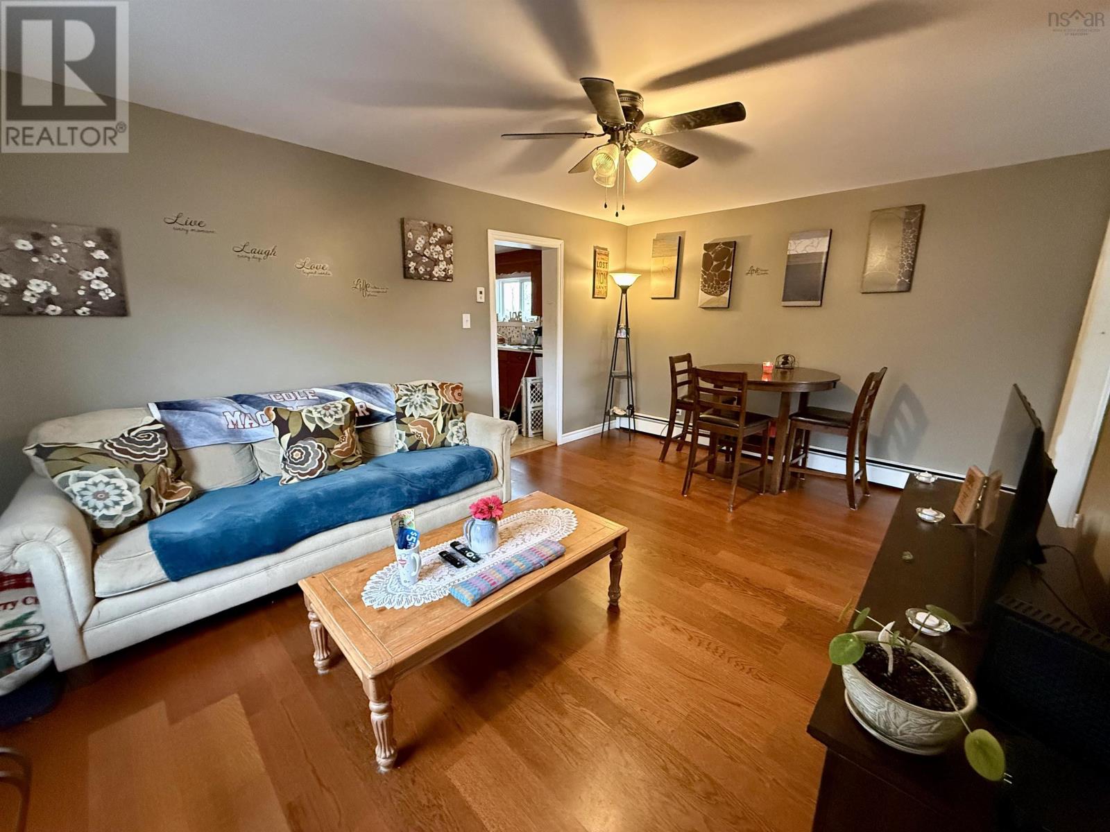 6 Chestnut Street Property Photo 8