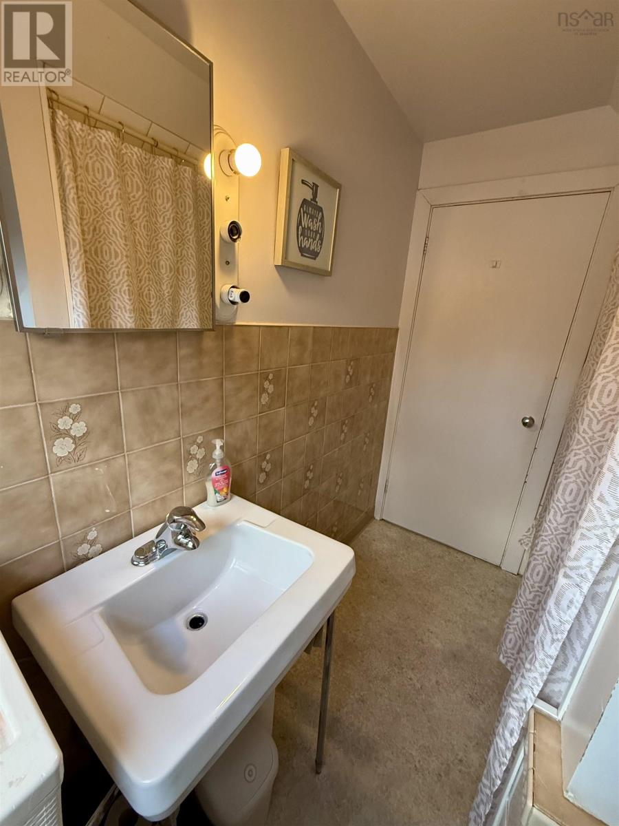 6 Chestnut Street Property Photo 23