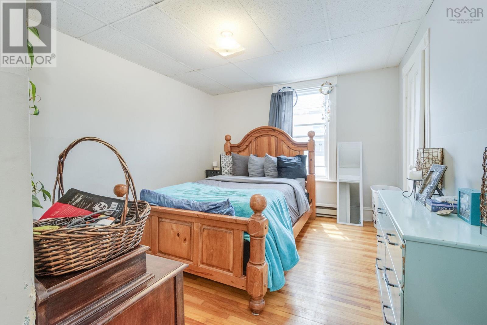 128 River Street Property Photo 4
