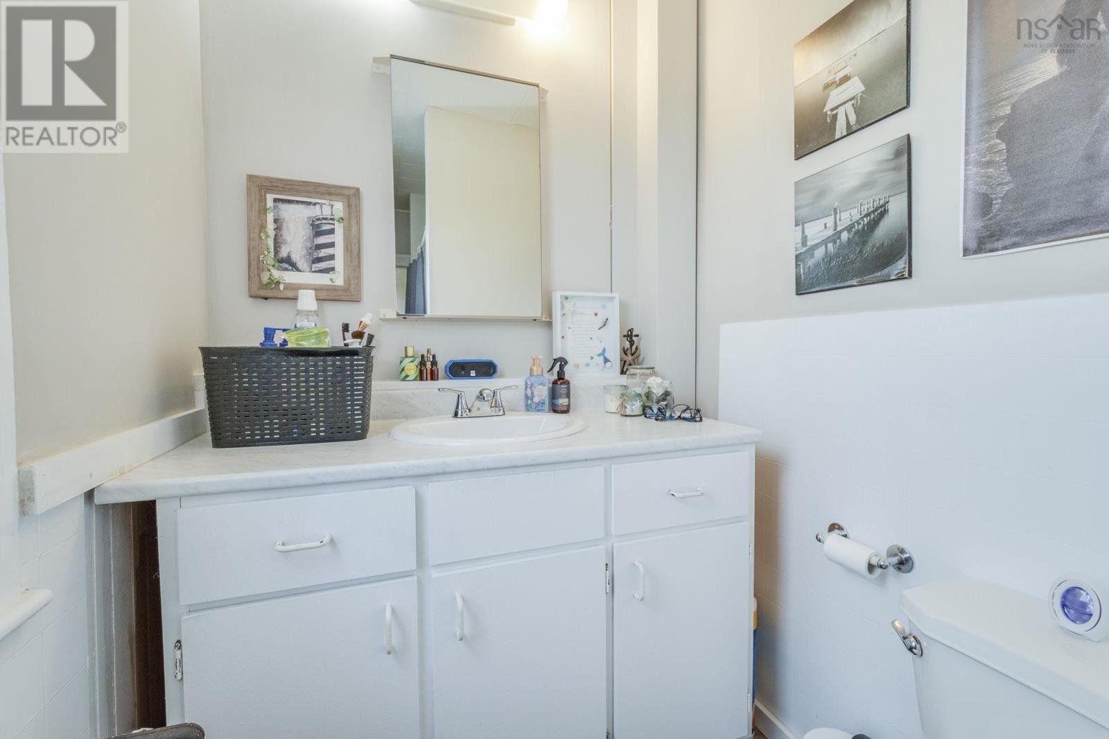 128 River Street Property Photo 5