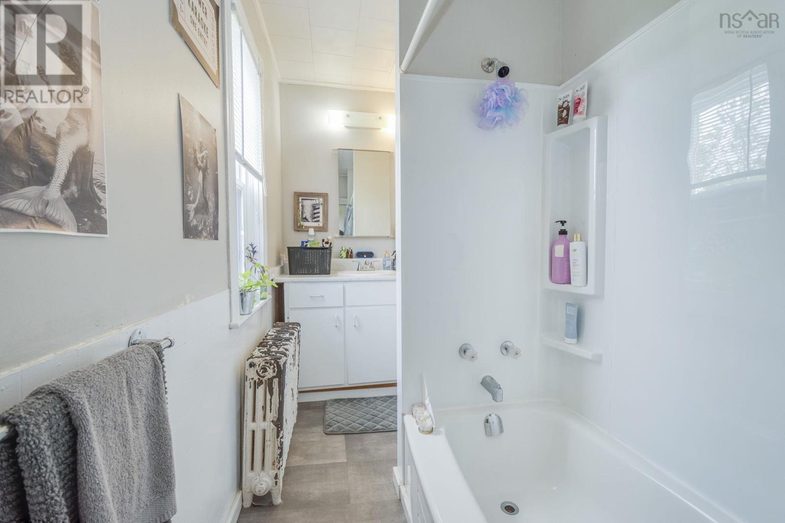 128 River Street Property Photo 6