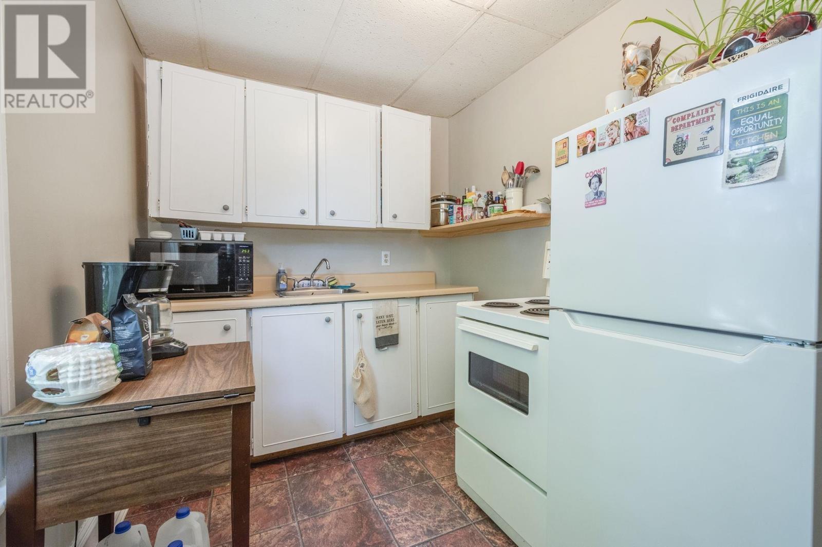 128 River Street Property Photo 8