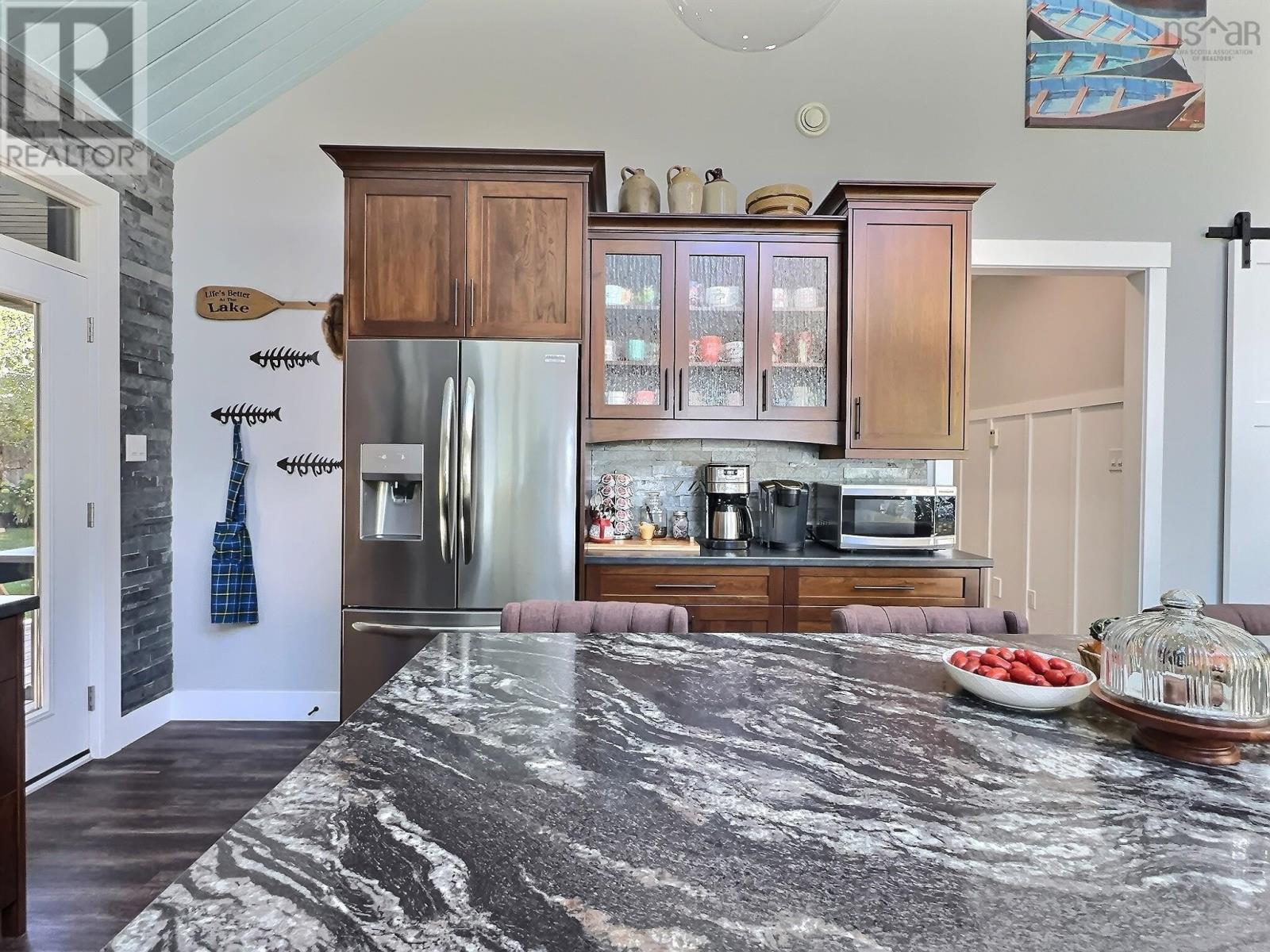 100 Lake Shore Drive Property Photo 14