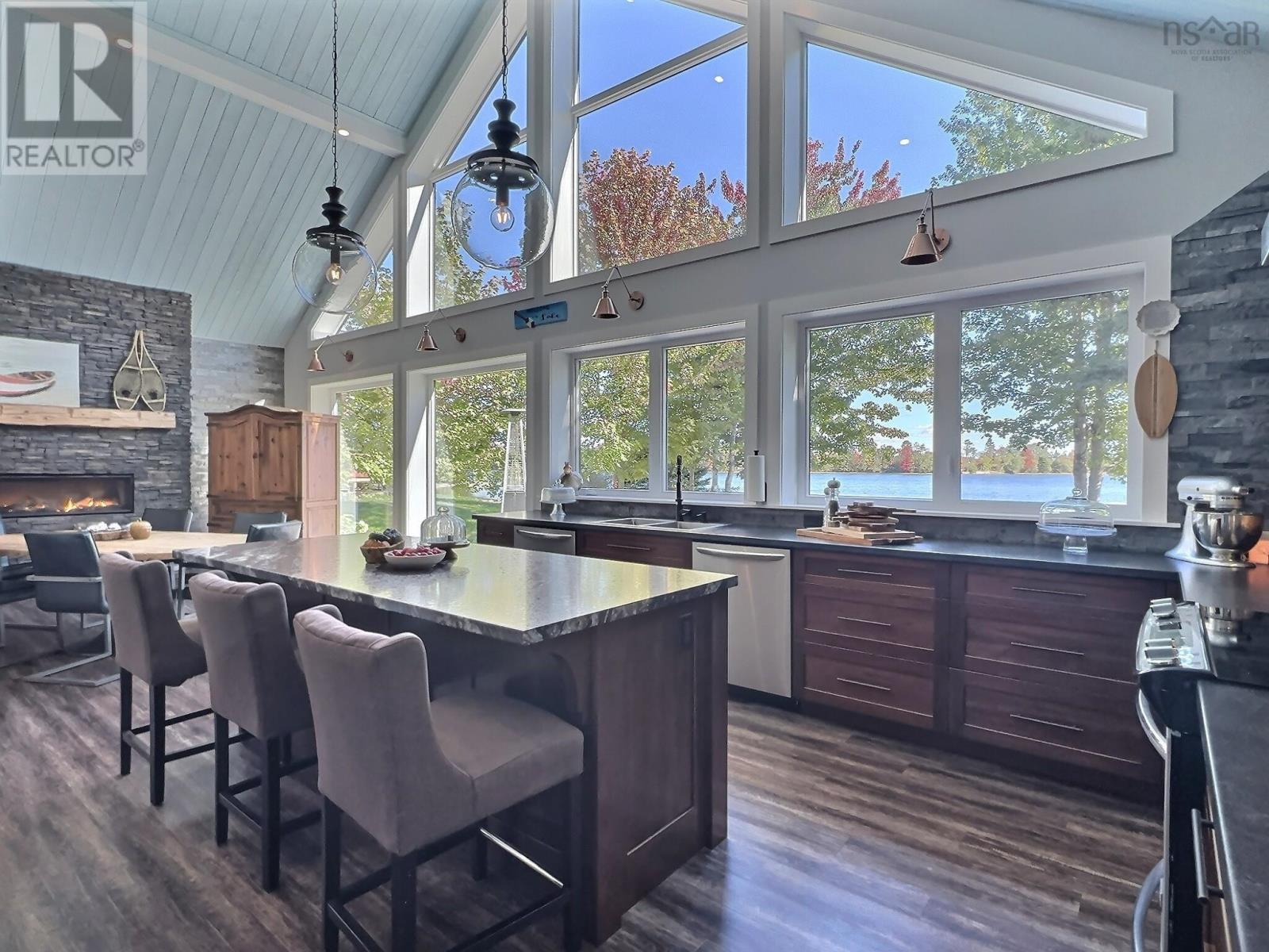100 Lake Shore Drive Property Photo 20