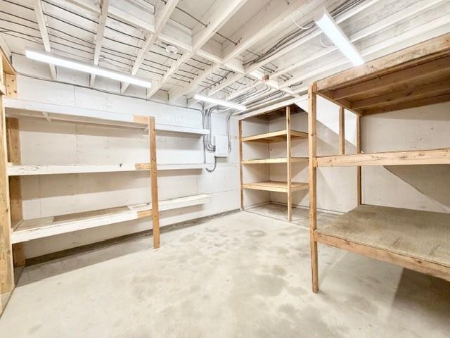 382 Park Avenue E Property Photo 21