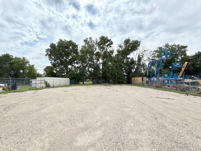 382 Park Avenue E Property Photo 25