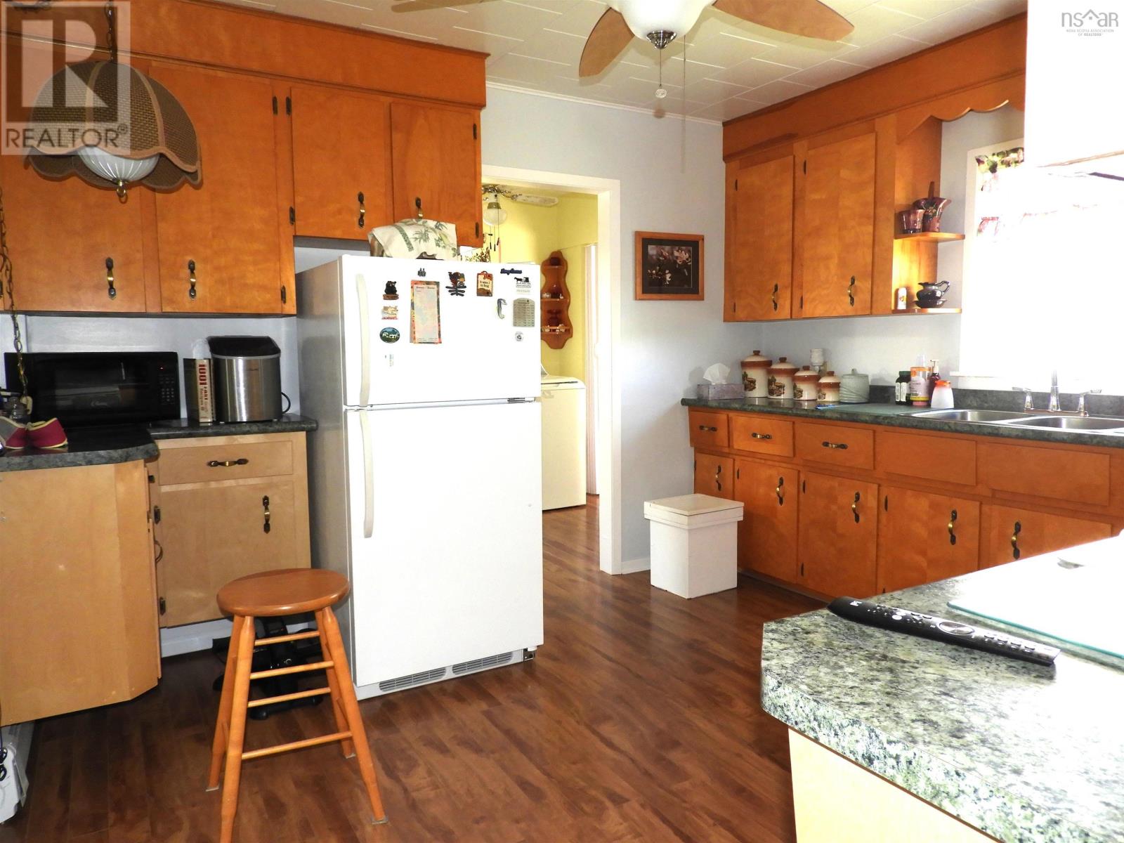 195 Lake Ramsay Road Property Photo 17