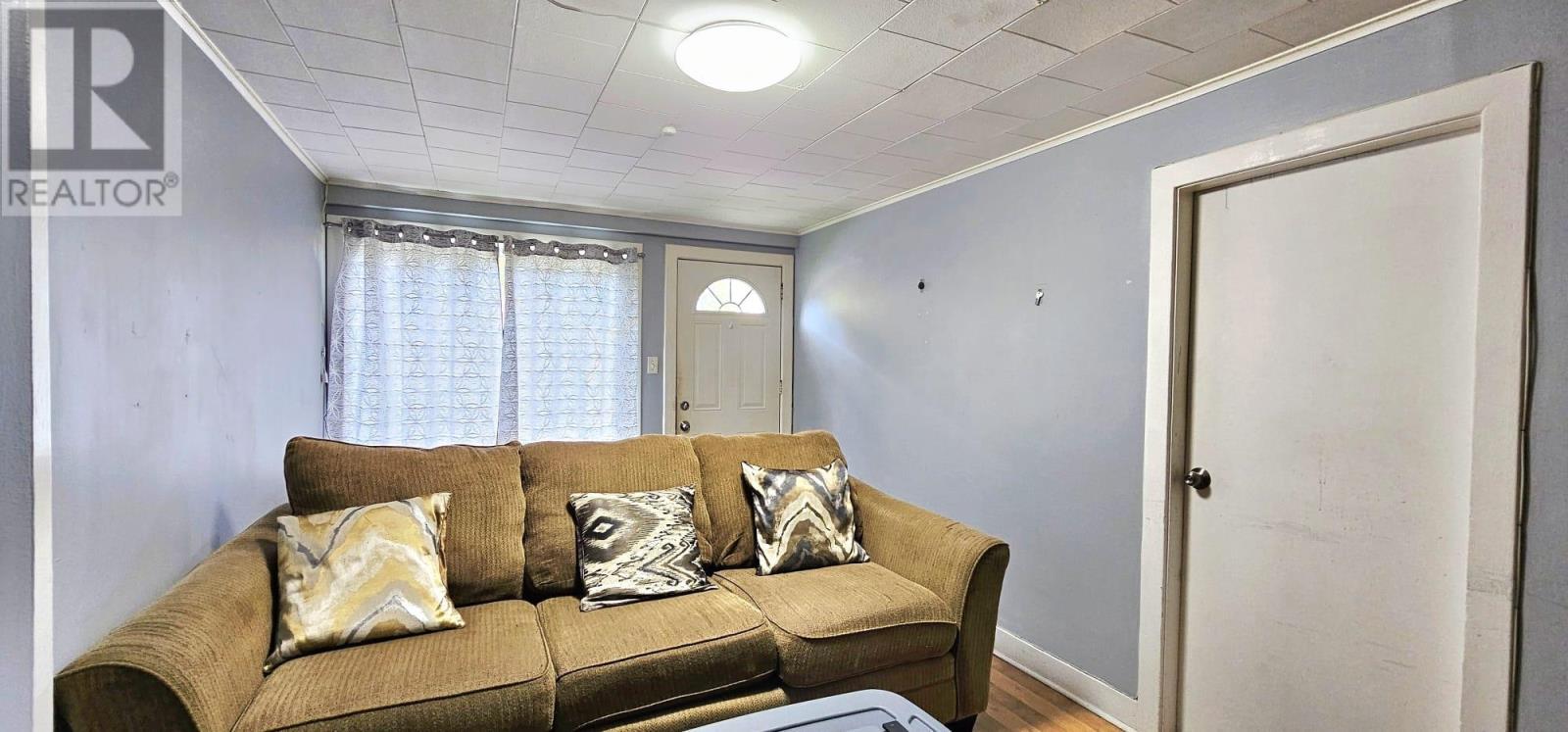 224 Kent Street Property Photo 4