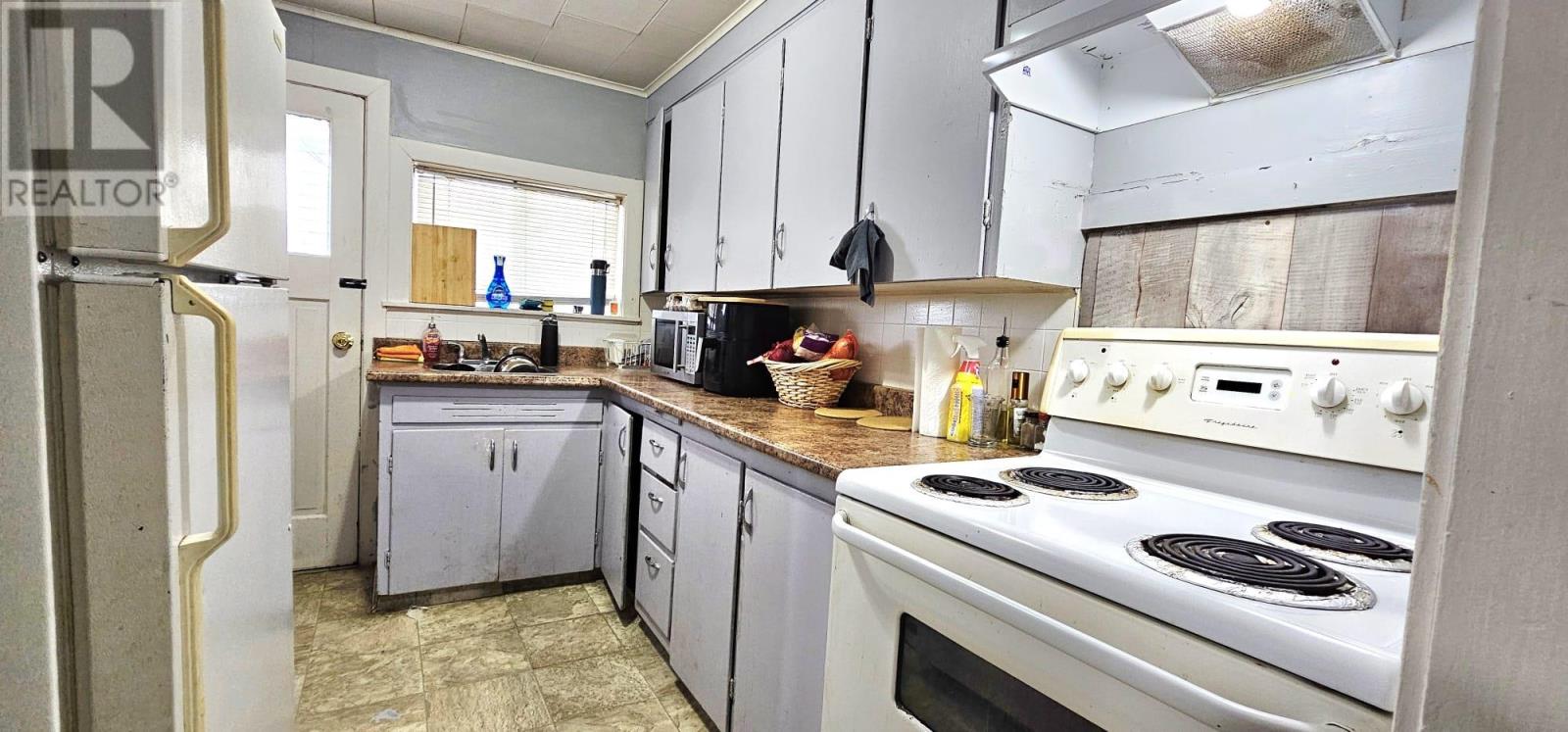 224 Kent Street Property Photo 6