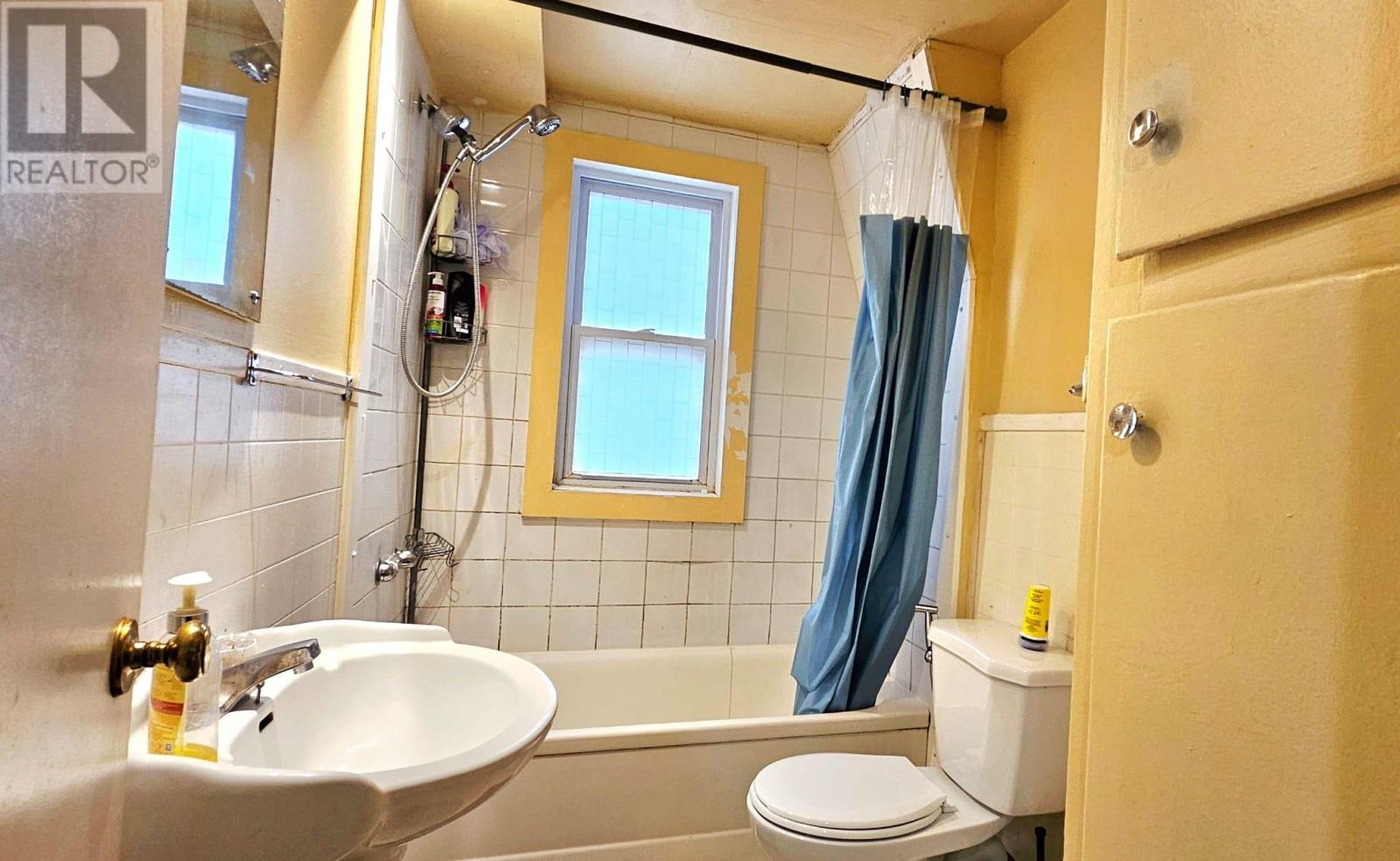 224 Kent Street Property Photo 13