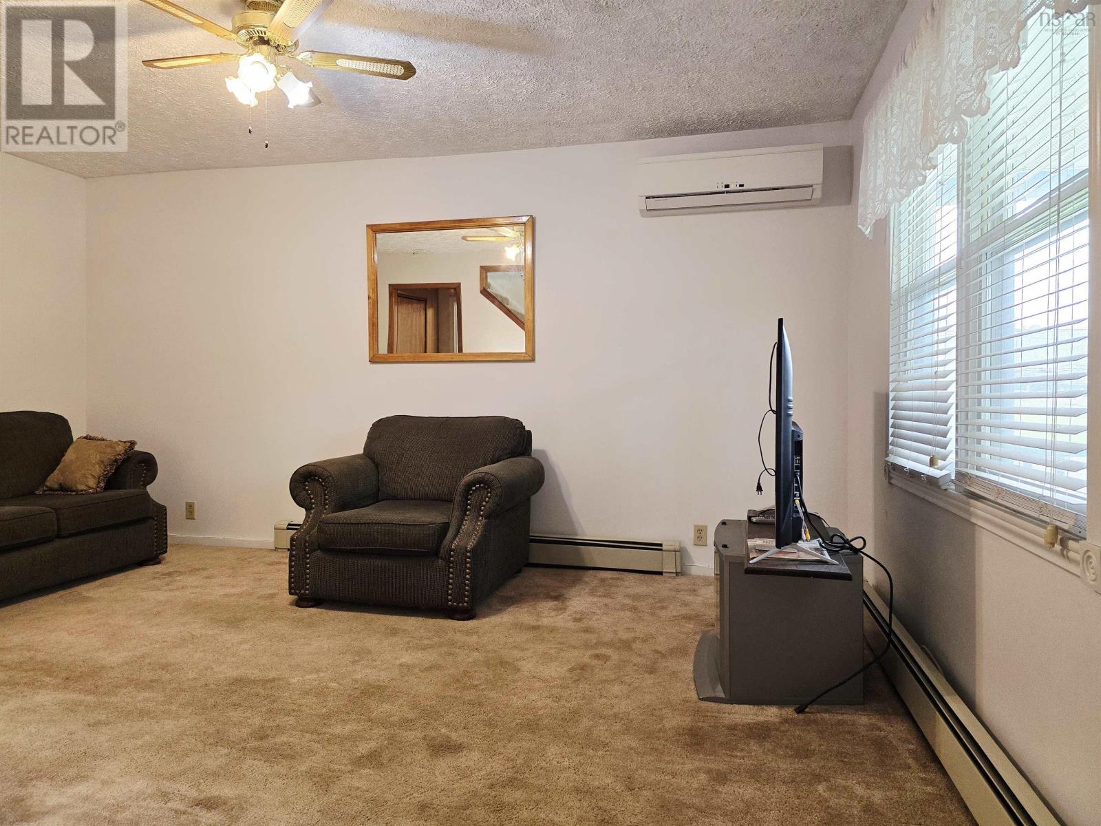 95 Poplar Street Property Photo 3