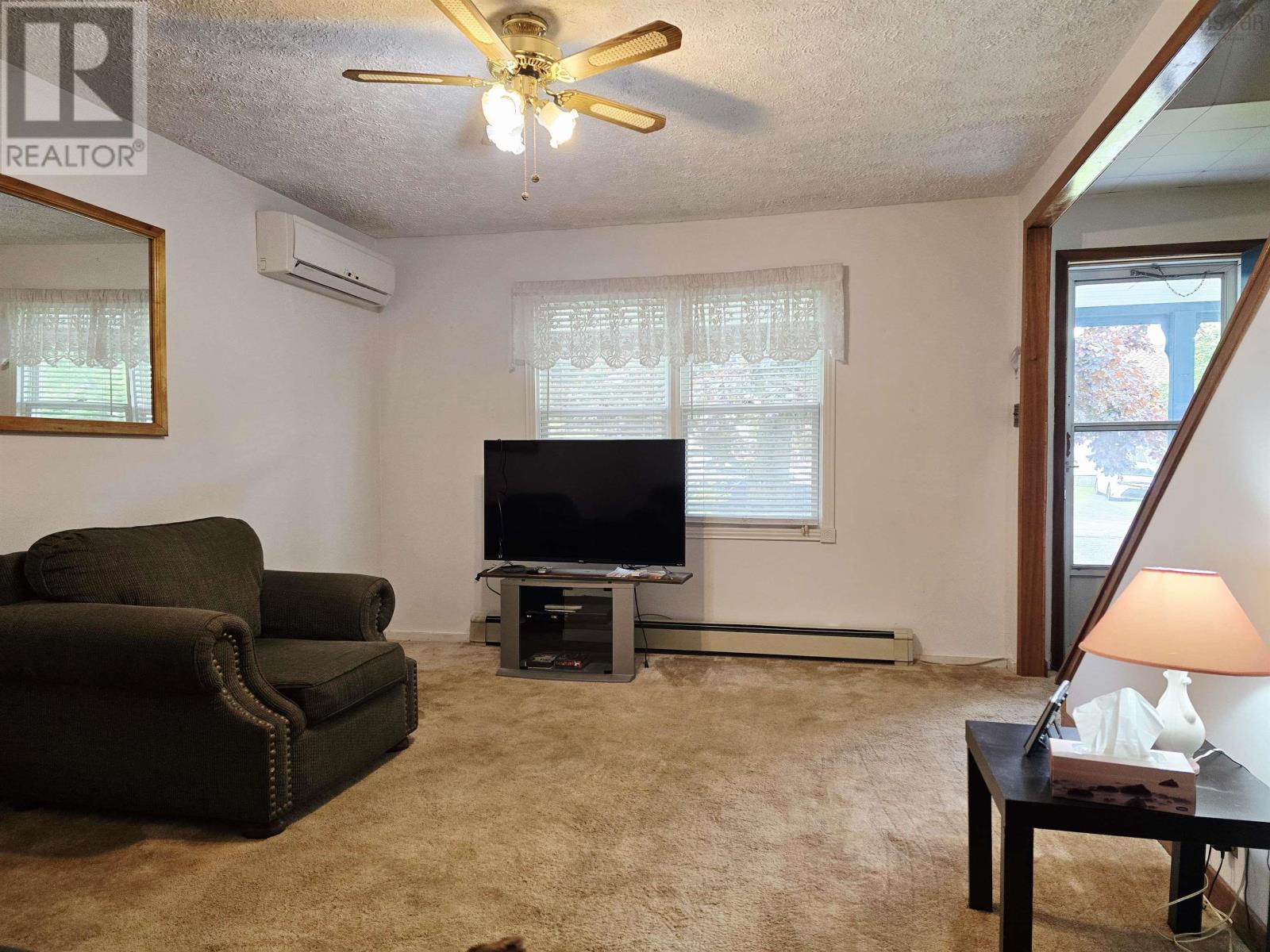 95 Poplar Street Property Photo 6