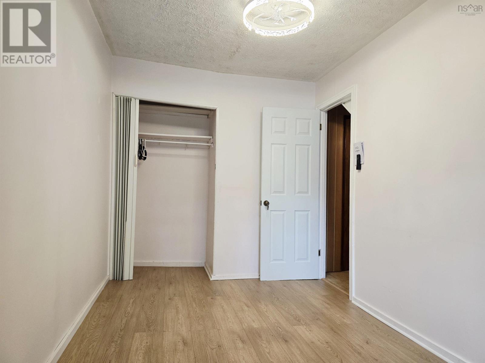 95 Poplar Street Property Photo 9