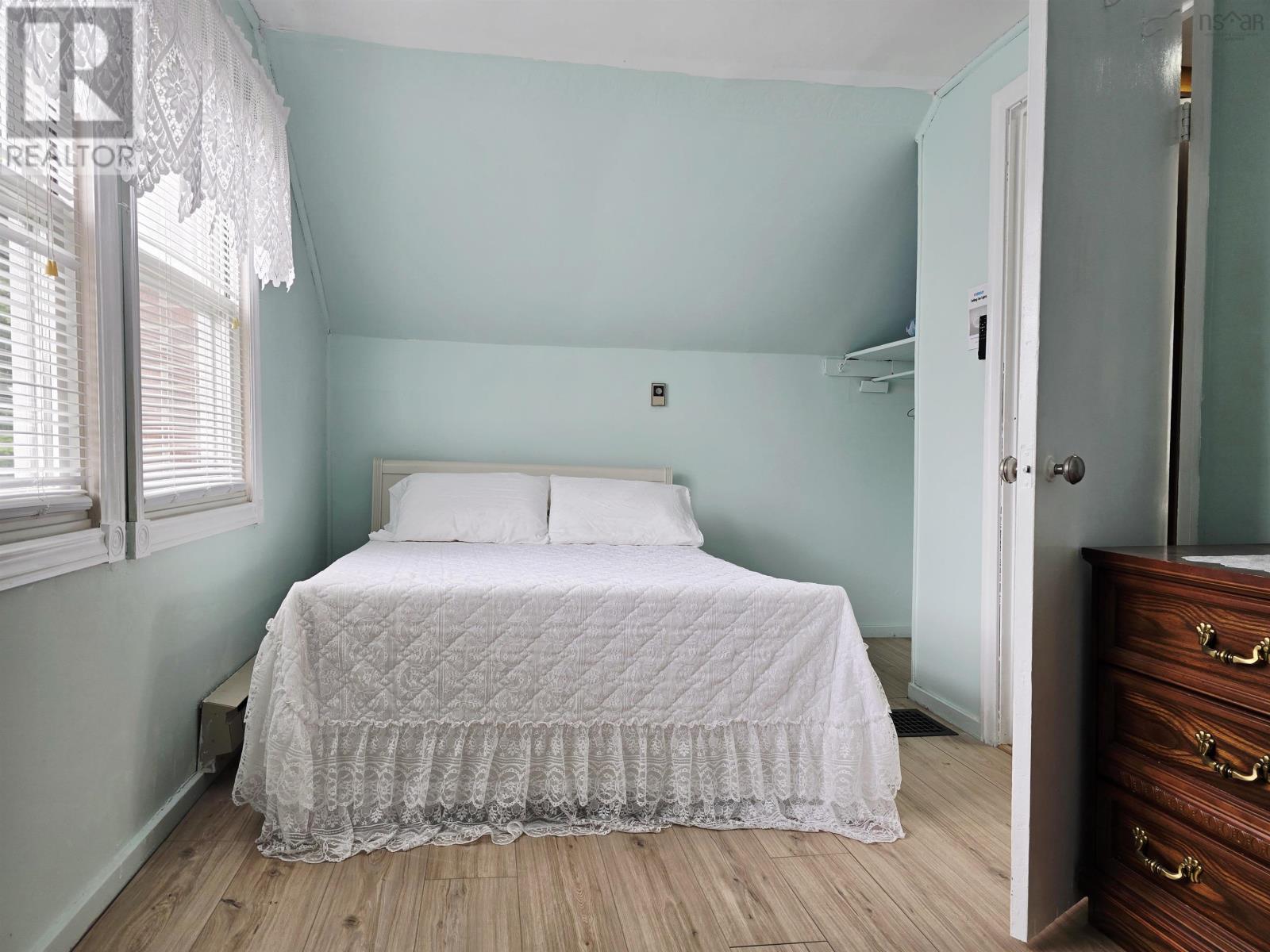 95 Poplar Street Property Photo 23