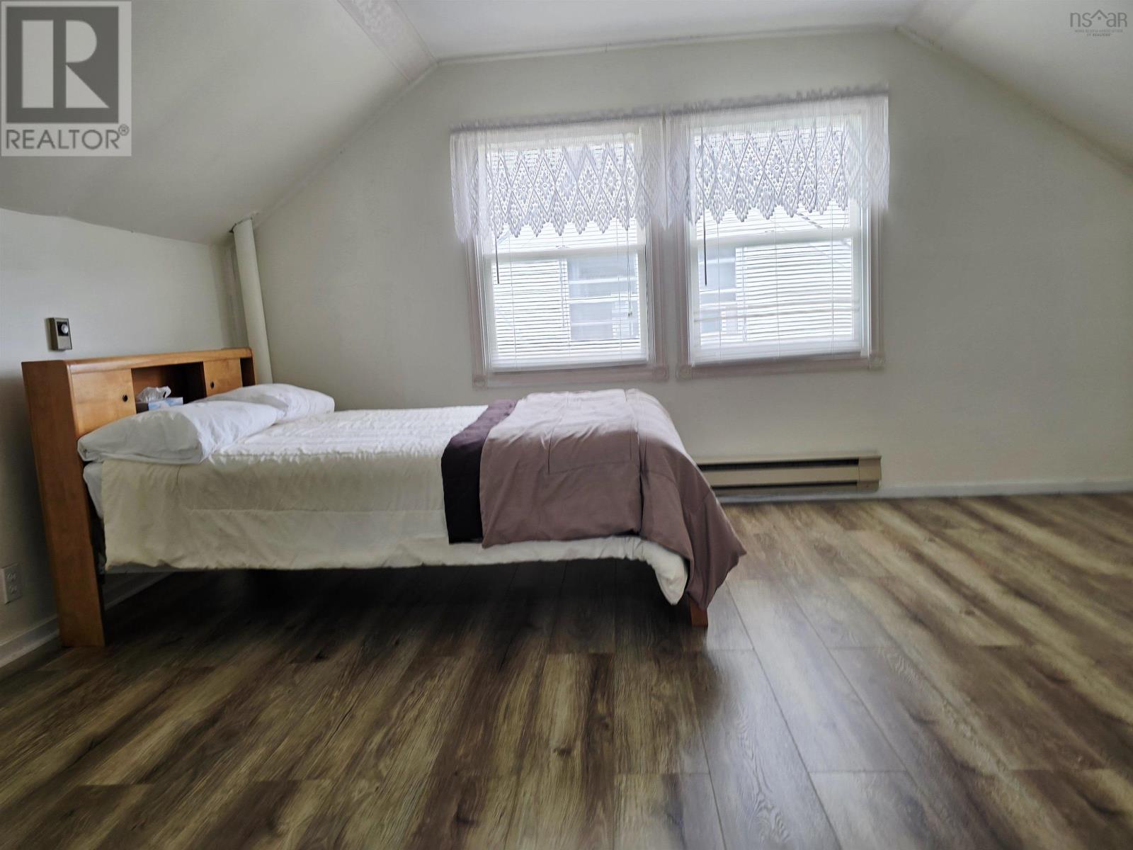 95 Poplar Street Property Photo 24