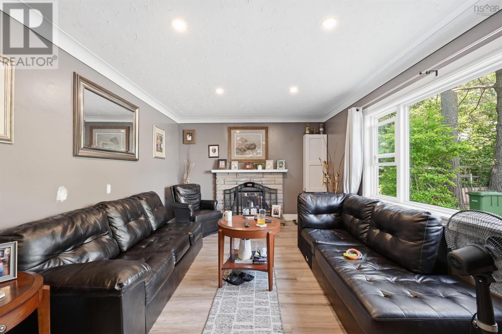 8b Gordon Street Property Photo 6