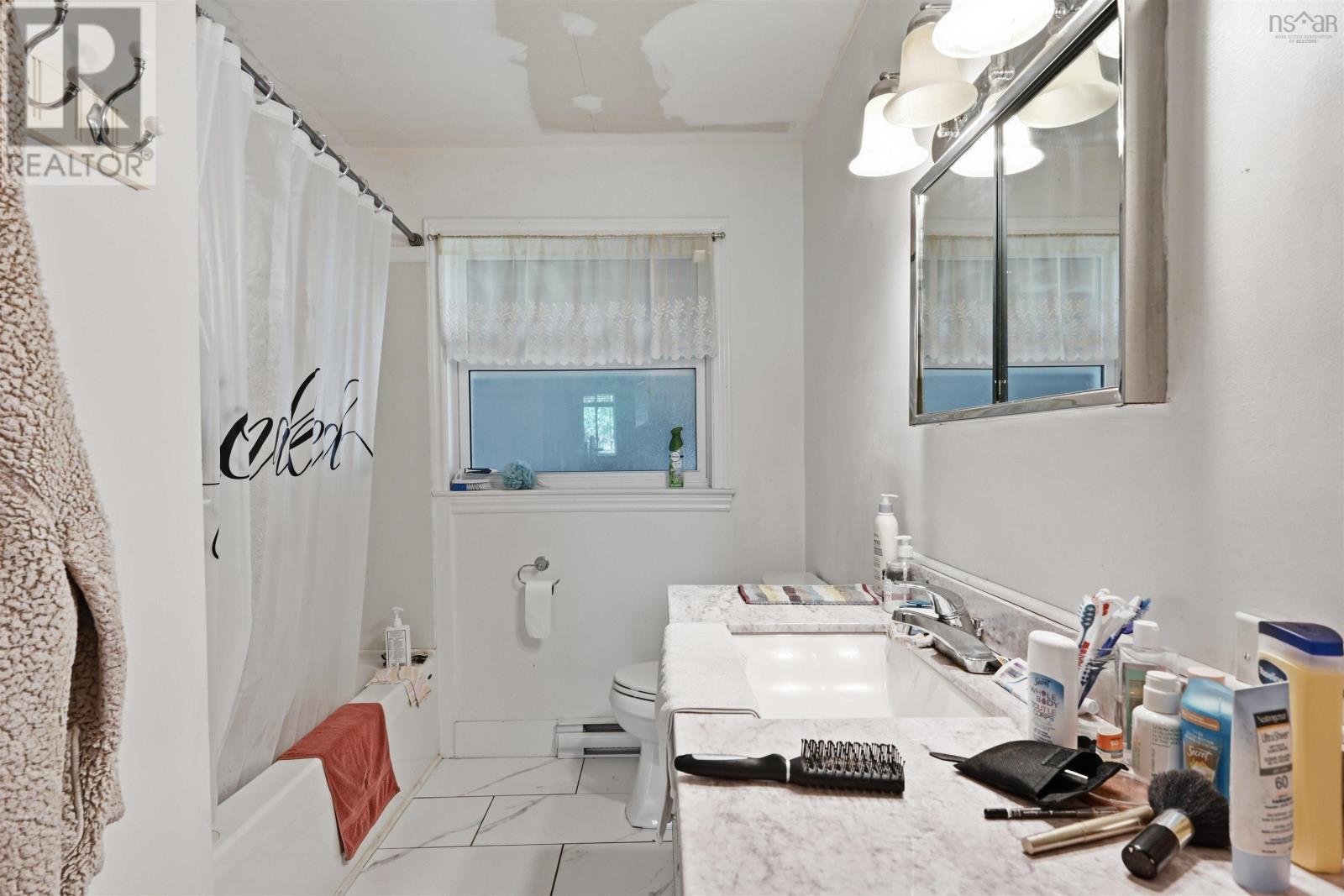 8b Gordon Street Property Photo 15