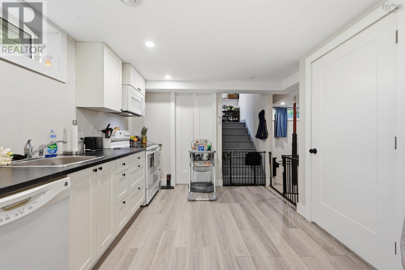 8b Gordon Street Property Photo 21