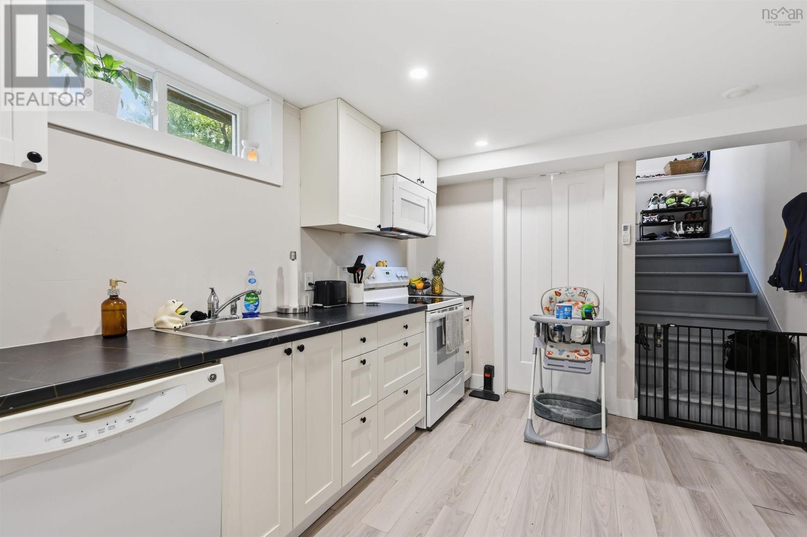 8b Gordon Street Property Photo 22