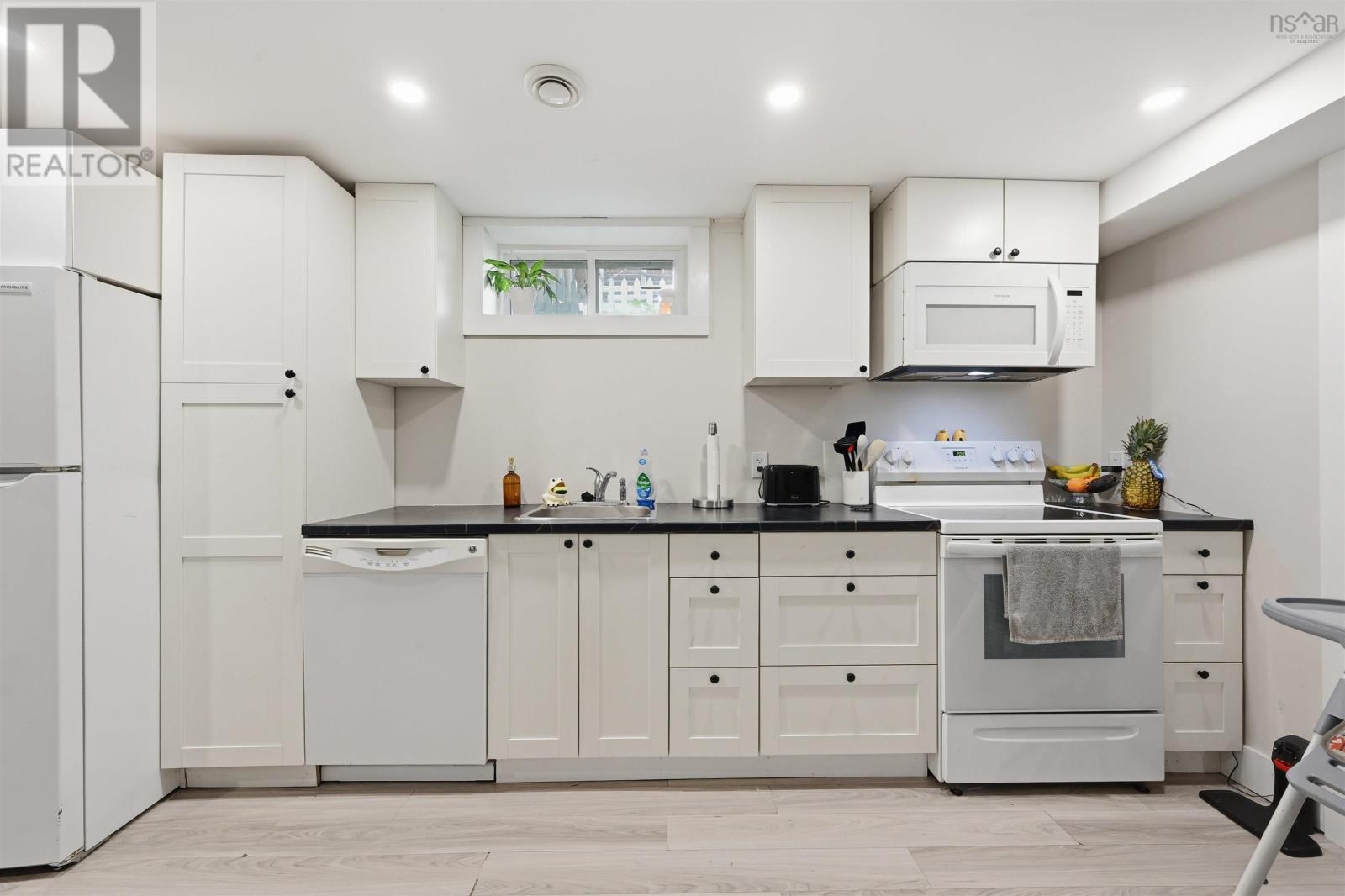 8b Gordon Street Property Photo 23
