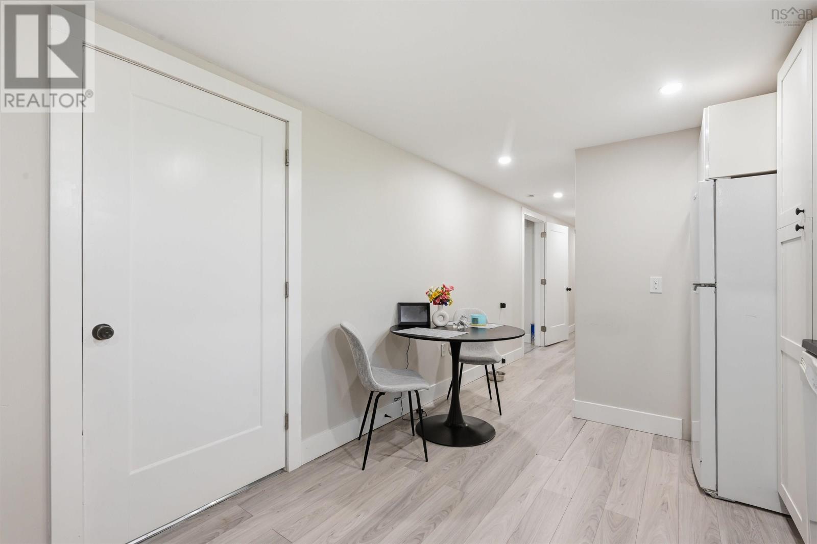 8b Gordon Street Property Photo 25