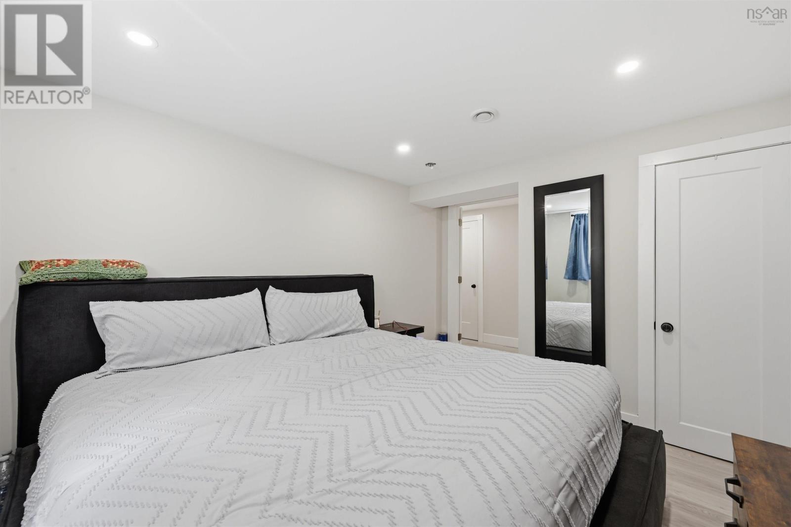 8b Gordon Street Property Photo 36