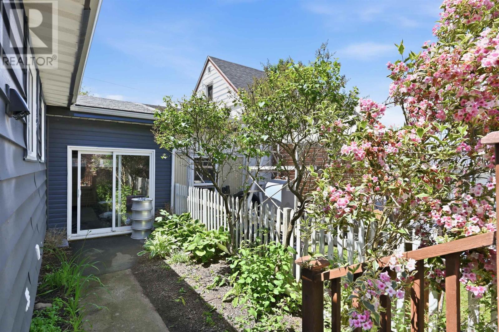8b Gordon Street Property Photo 41