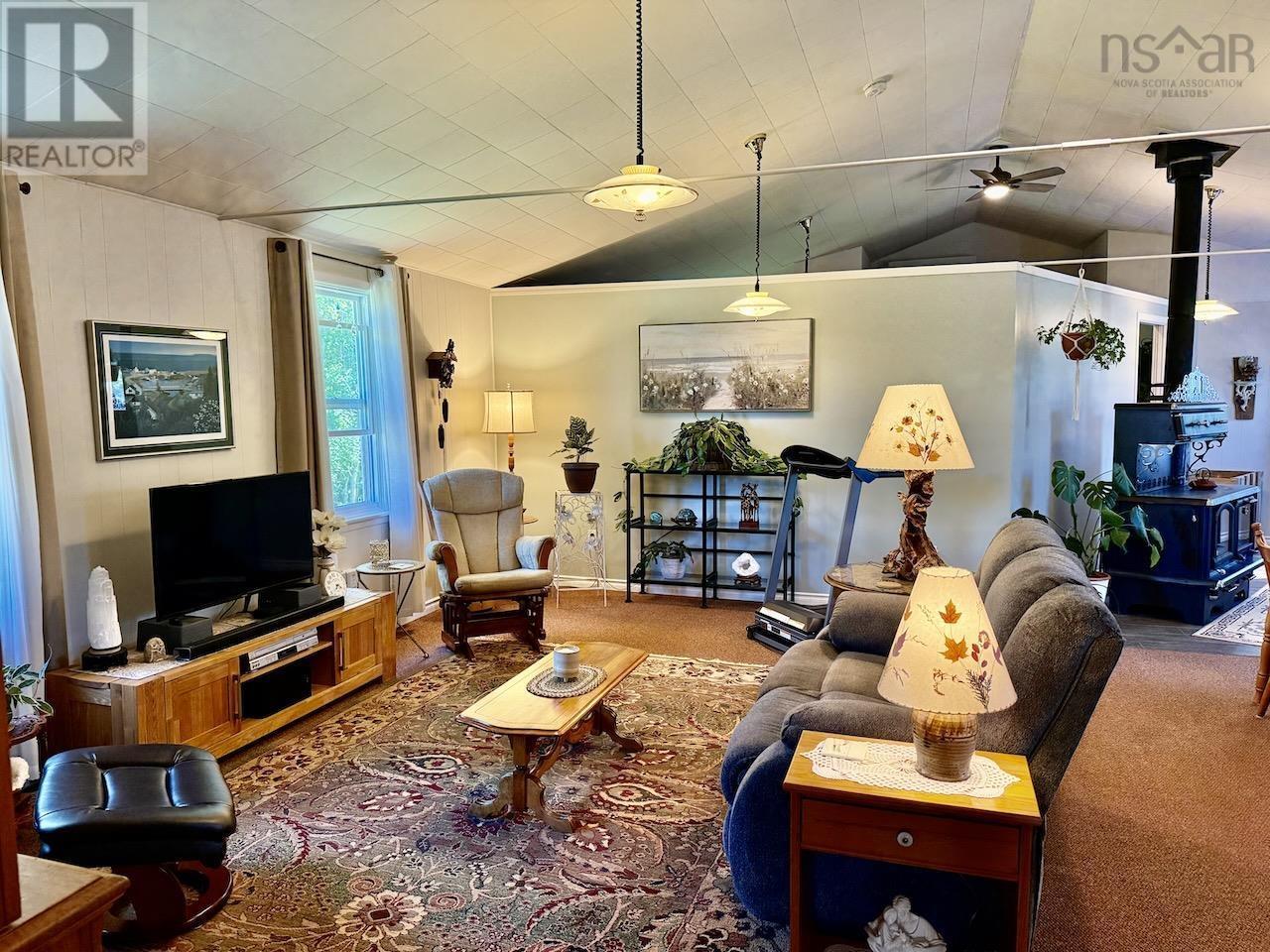 7682 6 Highway Property Photo 9