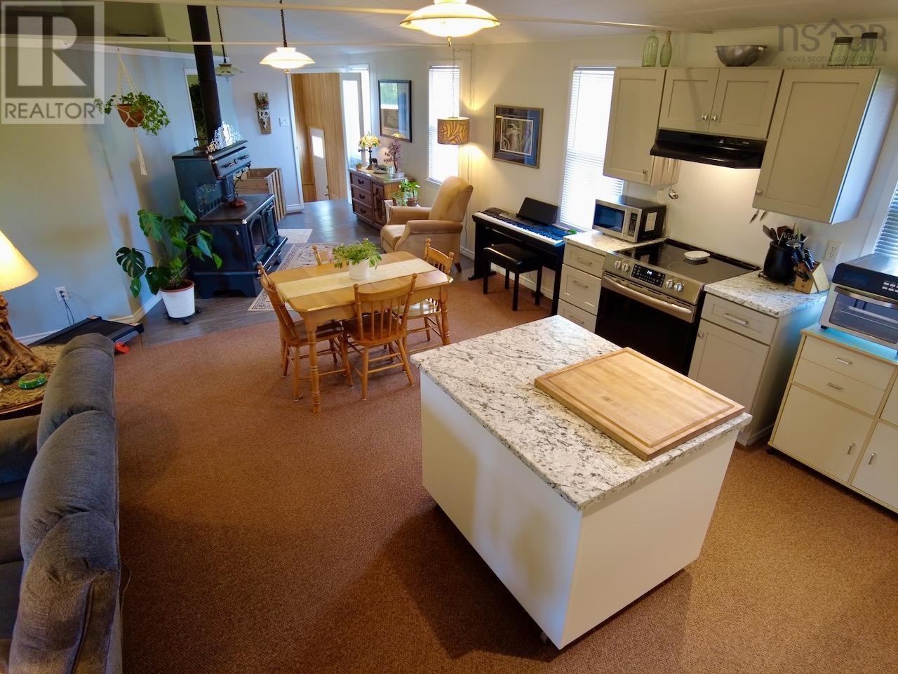 7682 6 Highway Property Photo 14