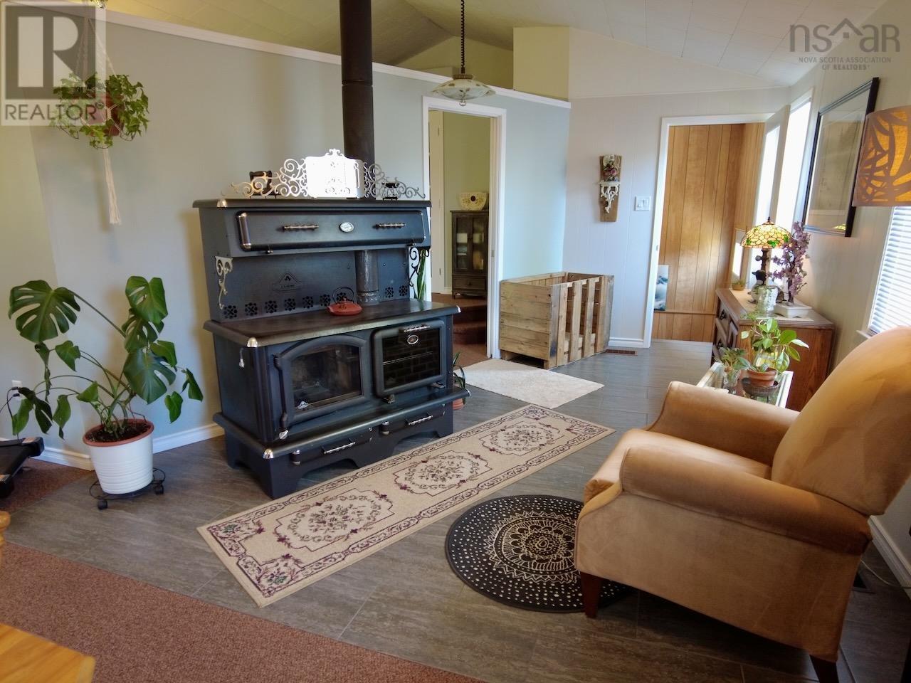 7682 6 Highway Property Photo 19