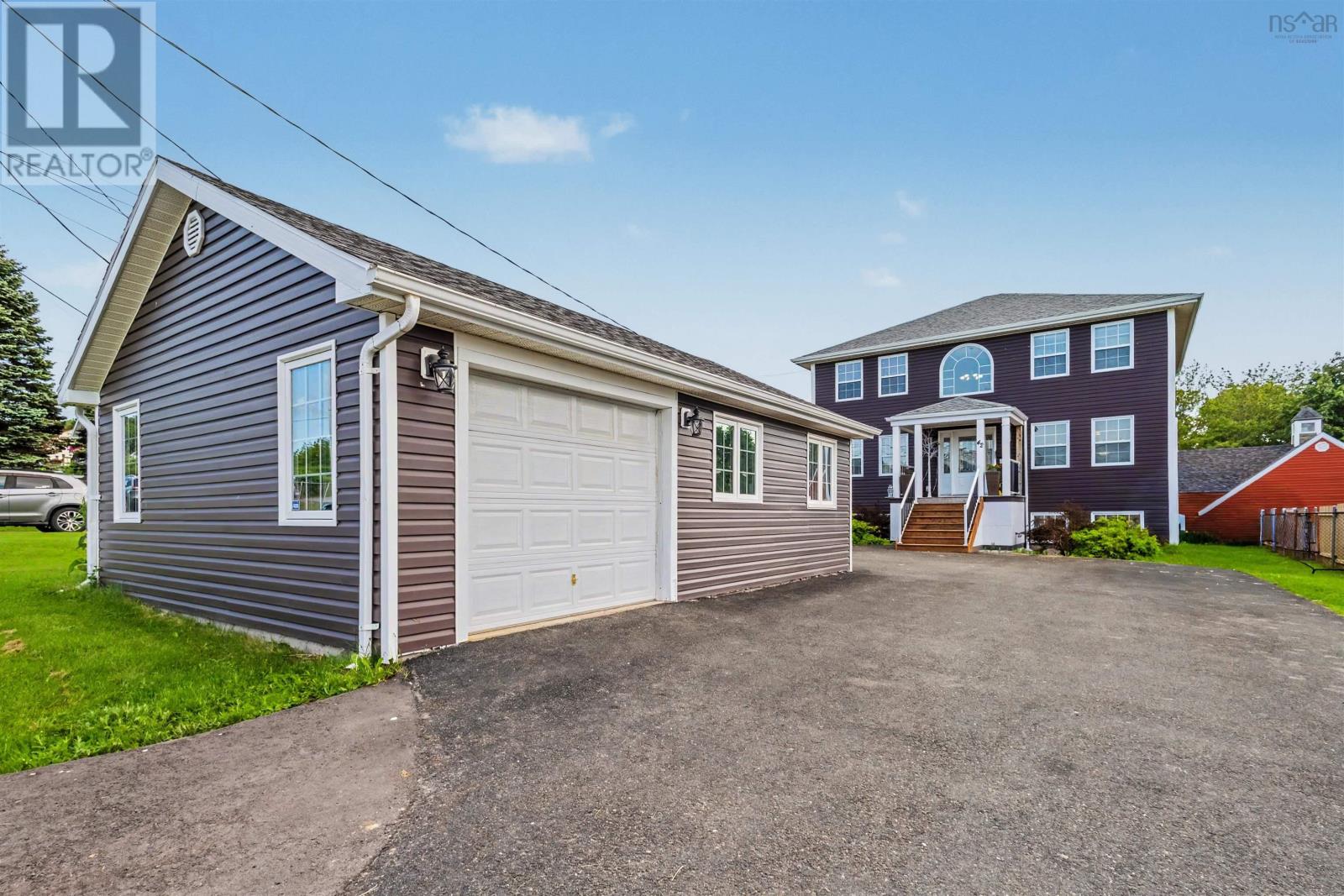 42 MacRae Ave Avenue
