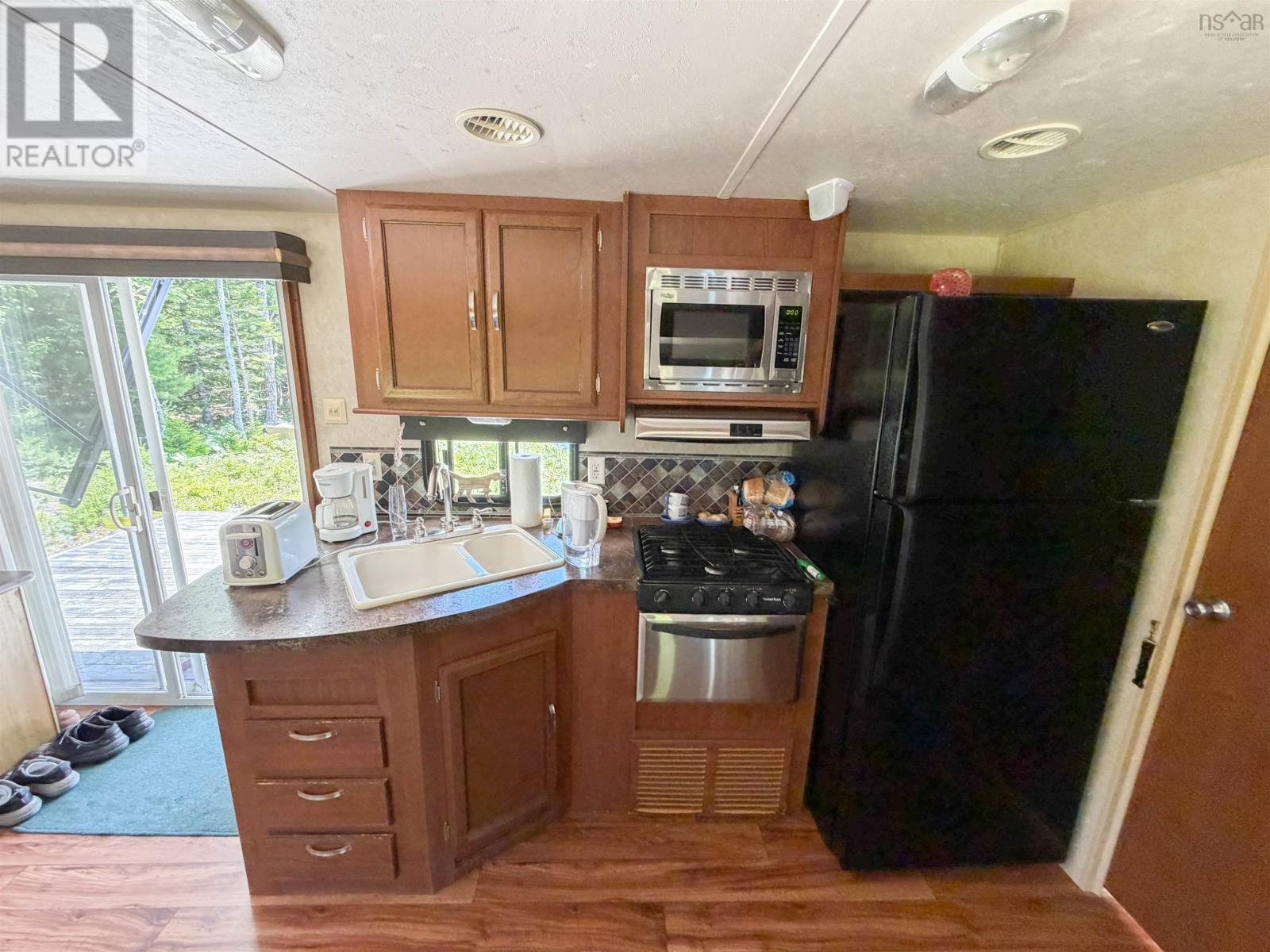 439 Plymouth Gentian Road Property Photo 5