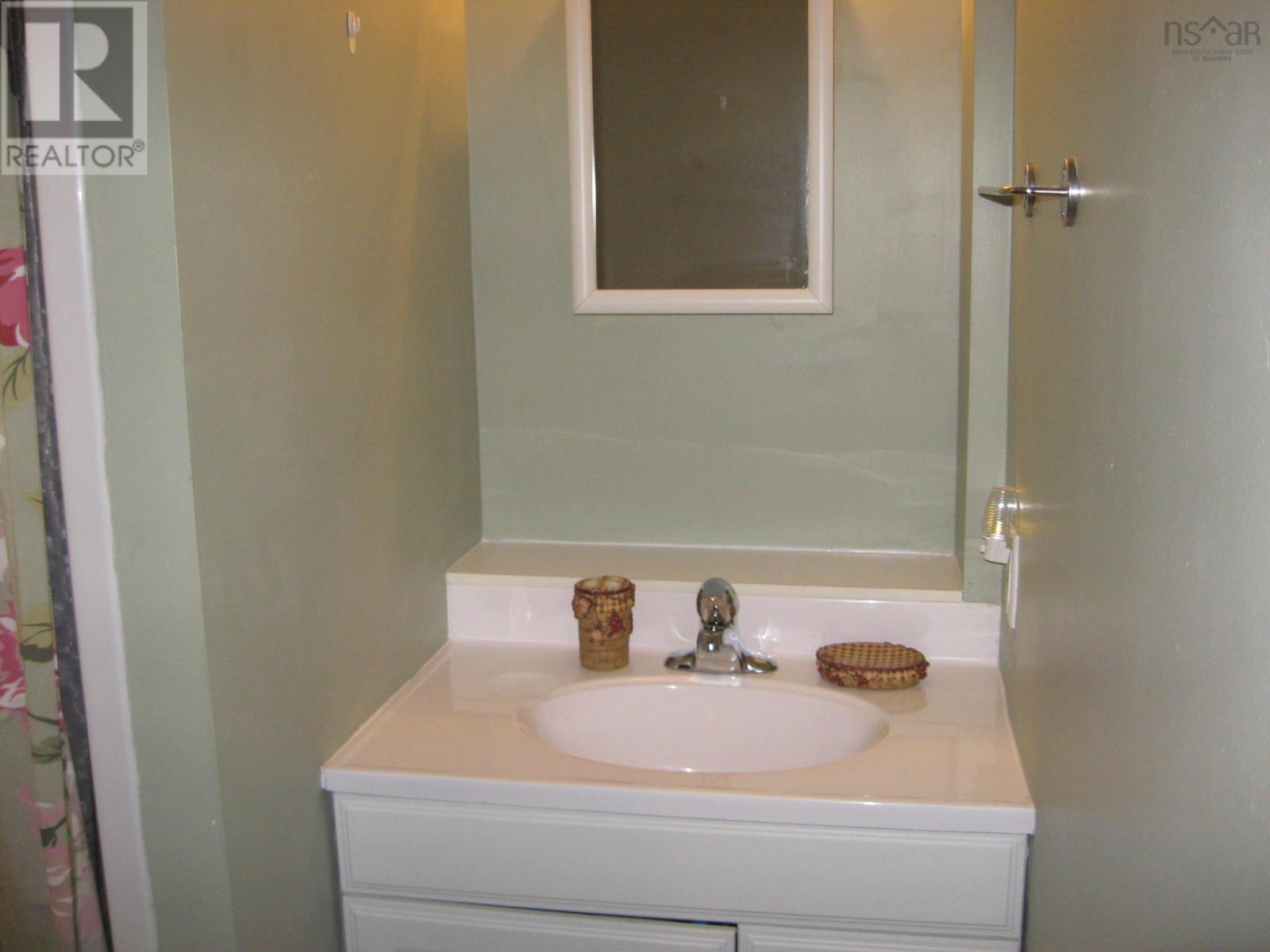 20 Carten Street Property Photo 13