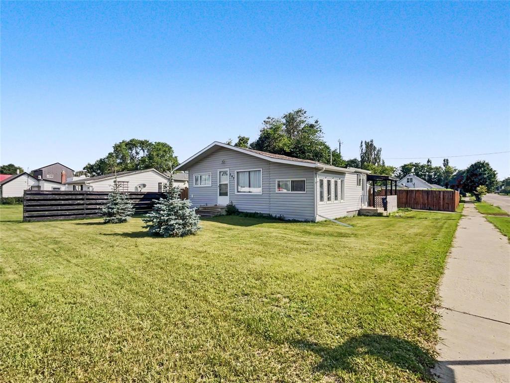 397 5th Avenue S Property Photo 1