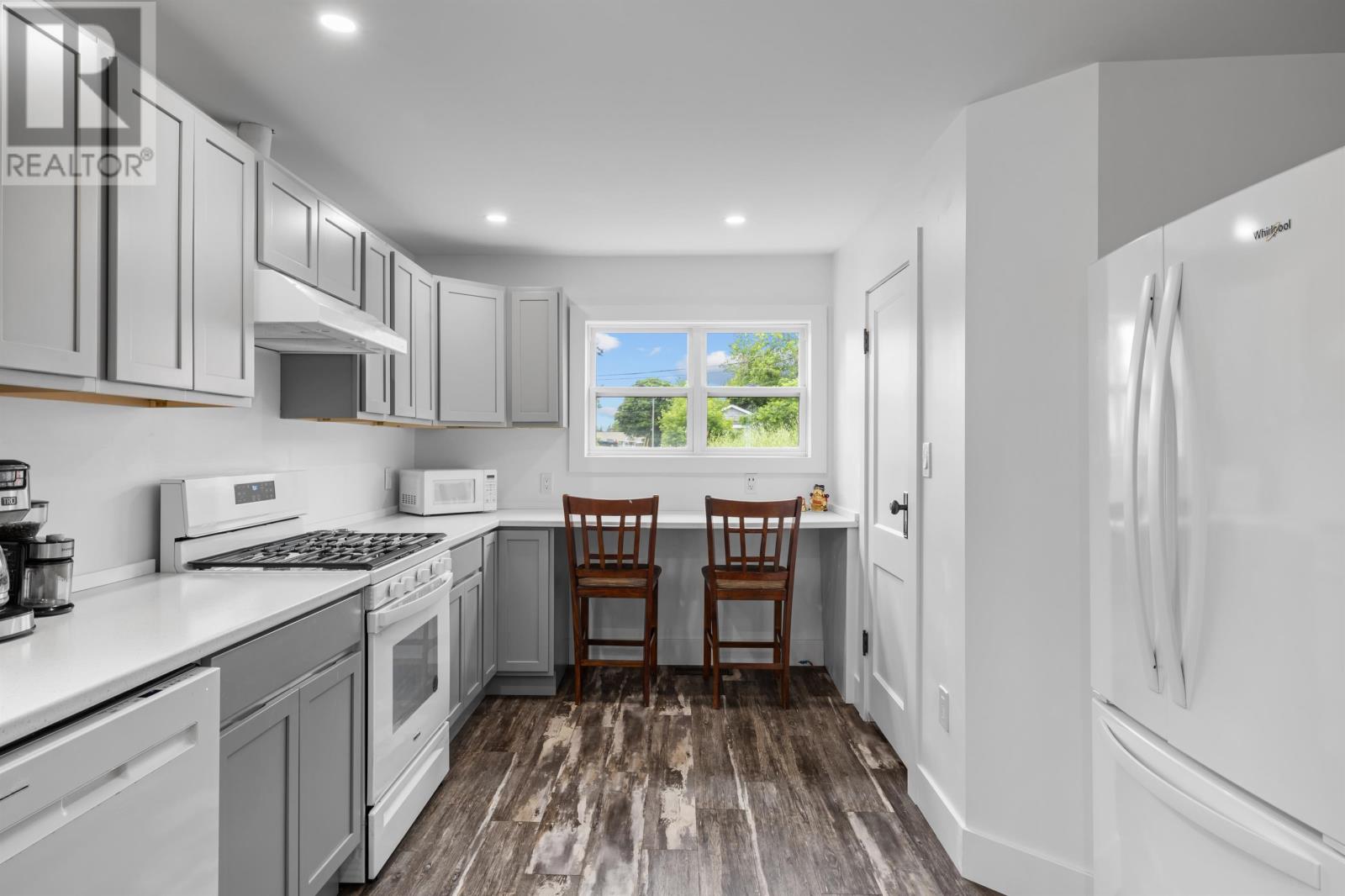 7651-7653 St. Peters Road Property Photo 3