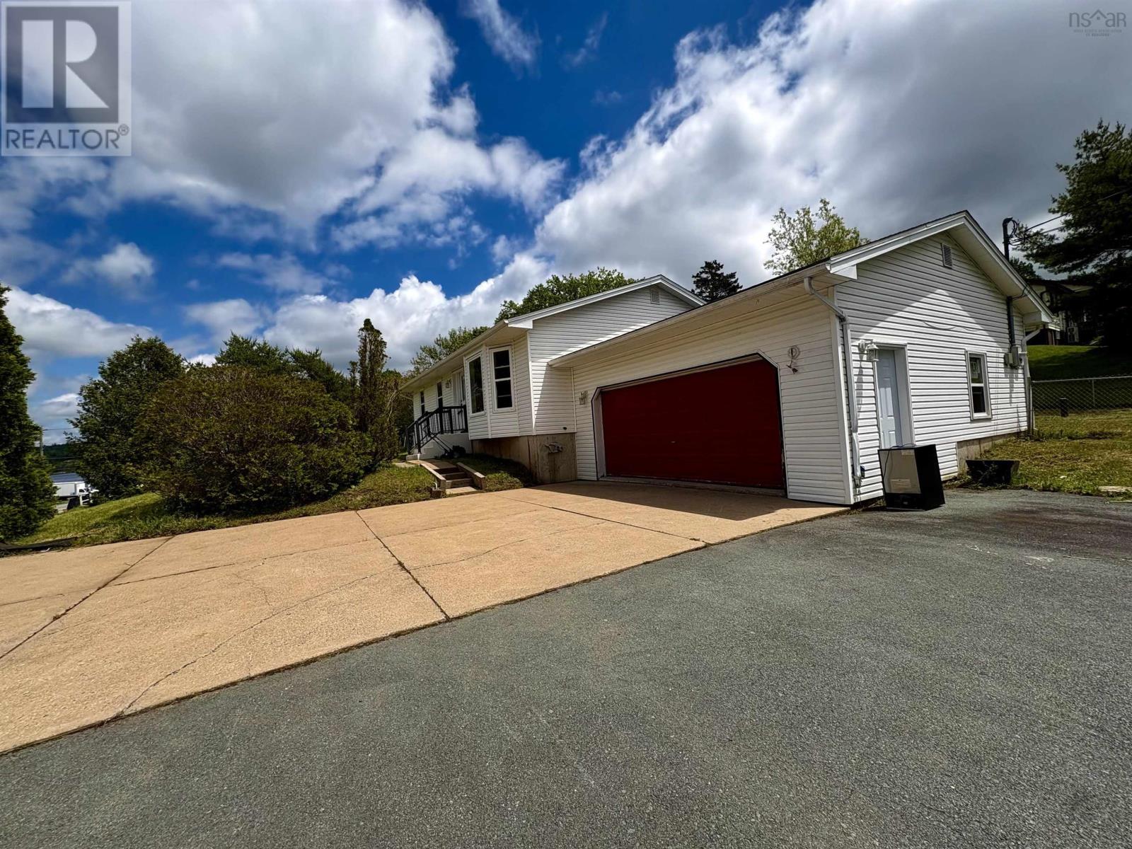 1 Whites Lake Avenue