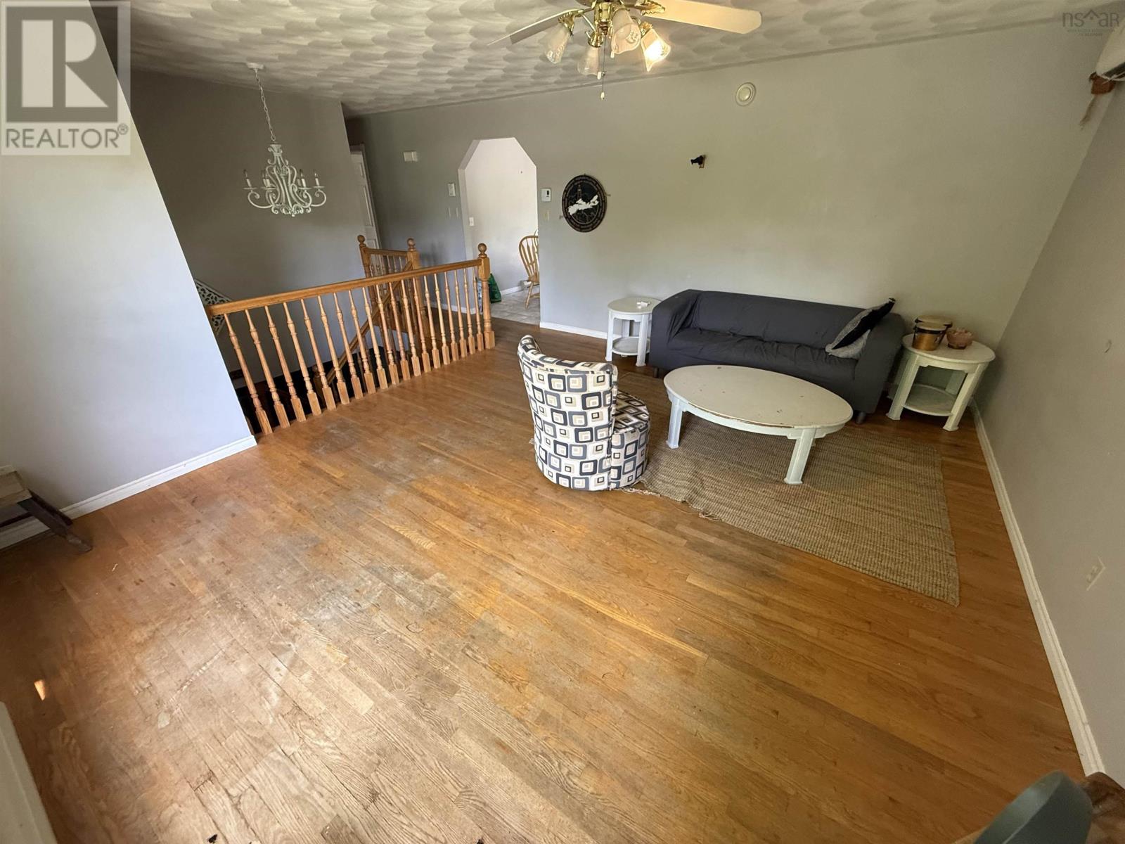 115 Dawson Heights Property Photo 8