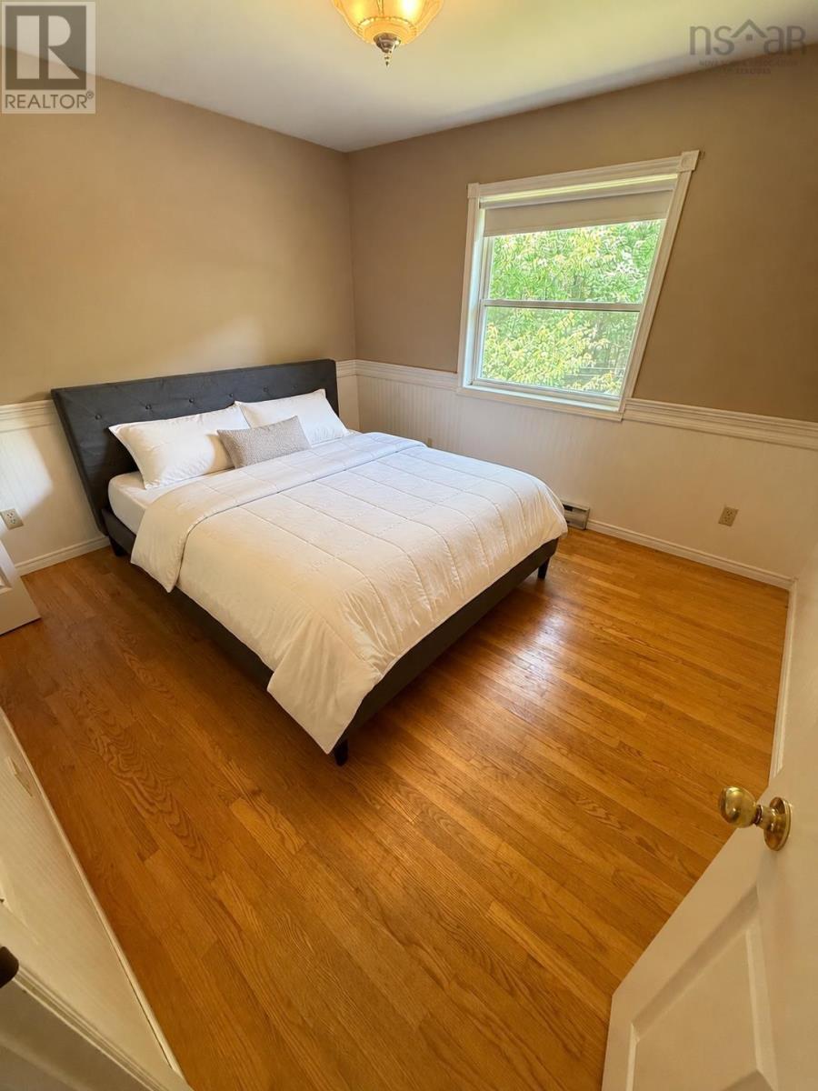115 Dawson Heights Property Photo 11