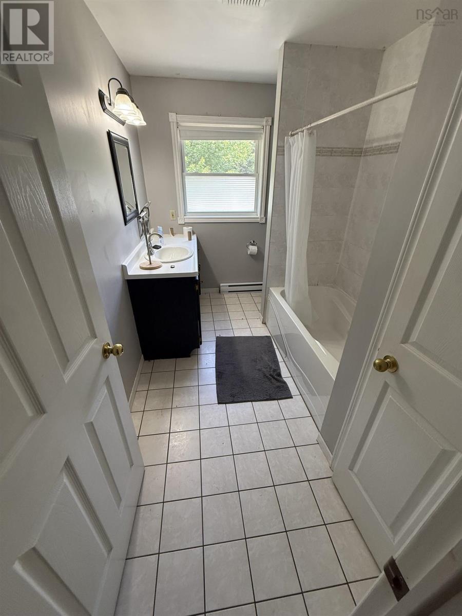 115 Dawson Heights Property Photo 12