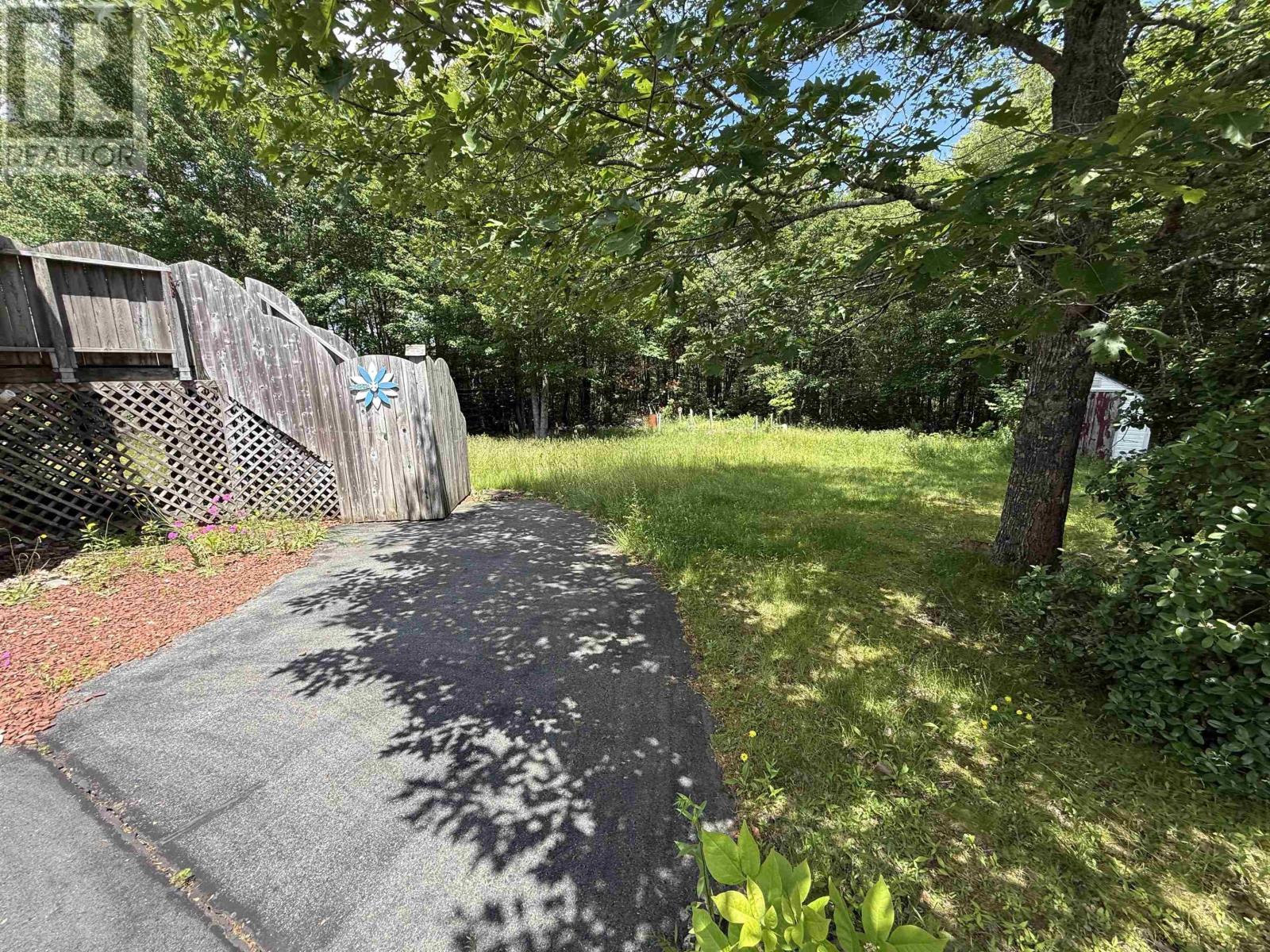 115 Dawson Heights Property Photo 24