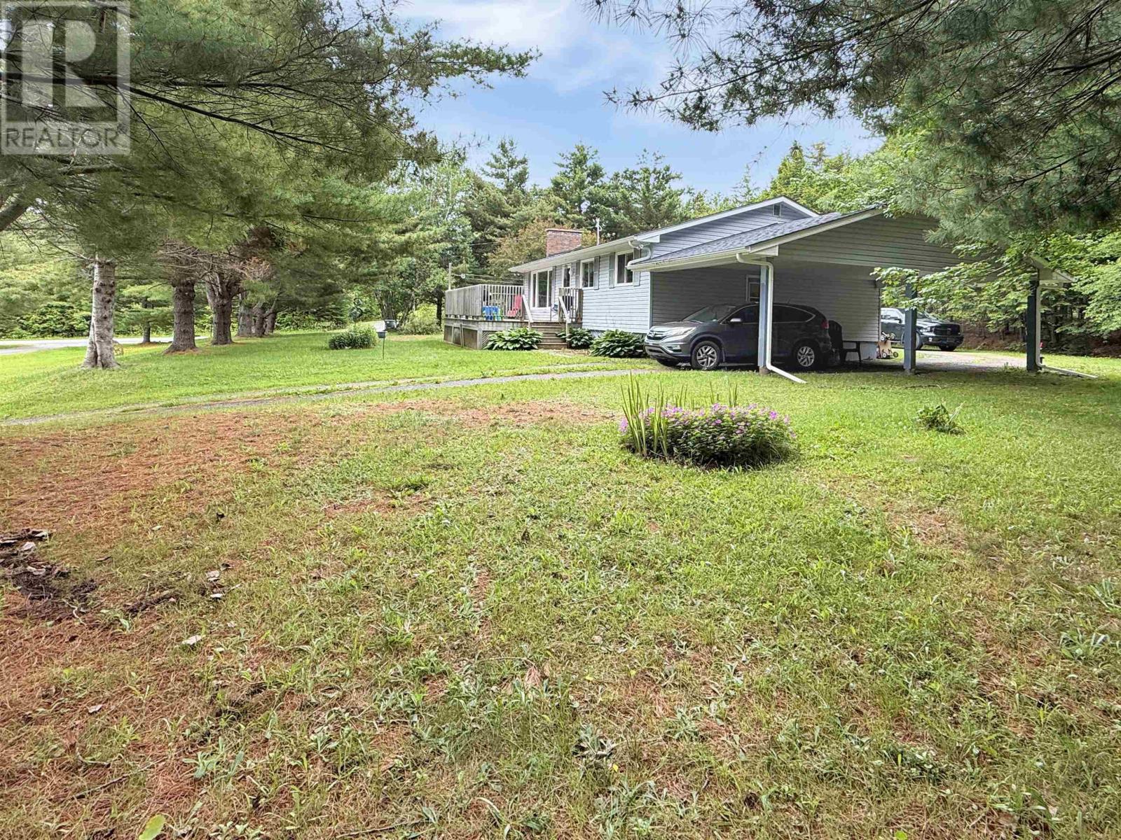 26 South Hill Drive Property Photo 2