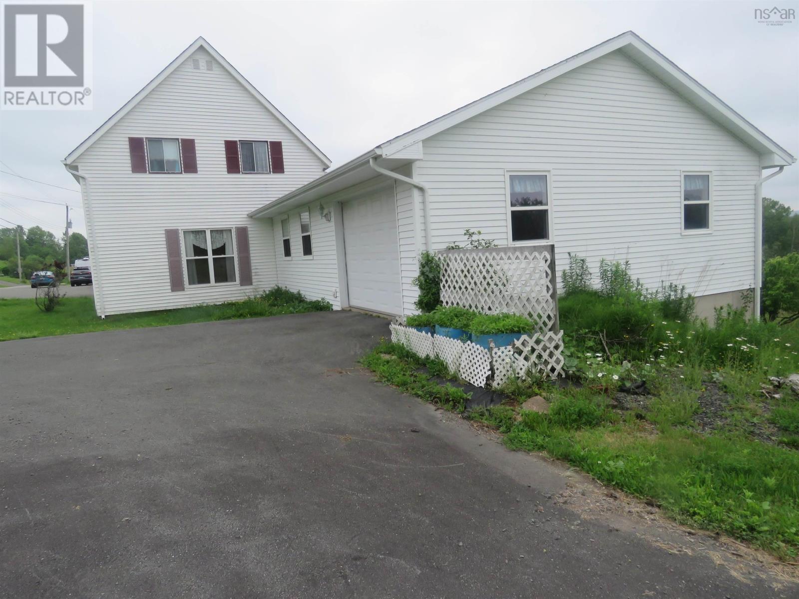 2274 South Main Street Property Photo 3