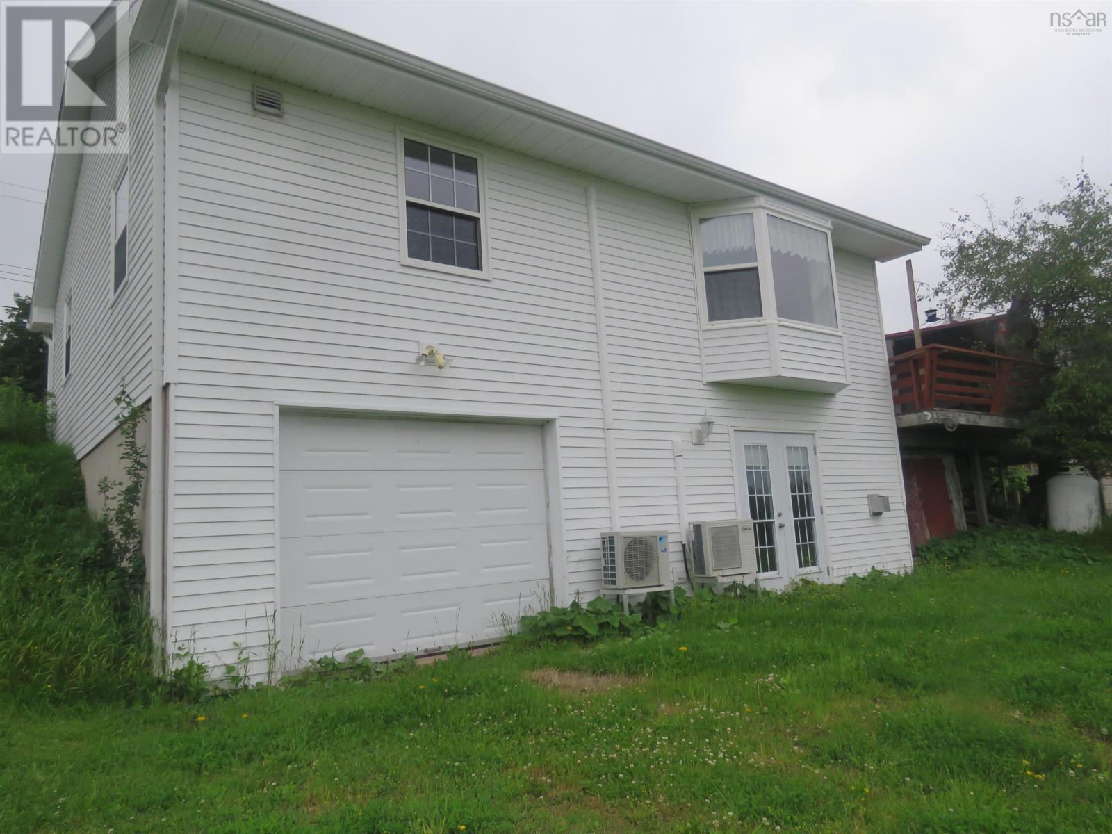 2274 South Main Street Property Photo 5